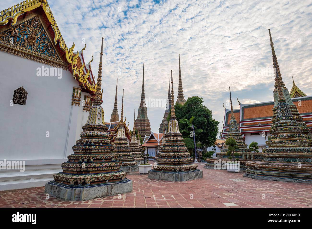 Wat Pho, a également écrit Wat po, un complexe de temples bouddhistes reconnu par l'UNESCO à Bangkok, en Thaïlande. Banque D'Images