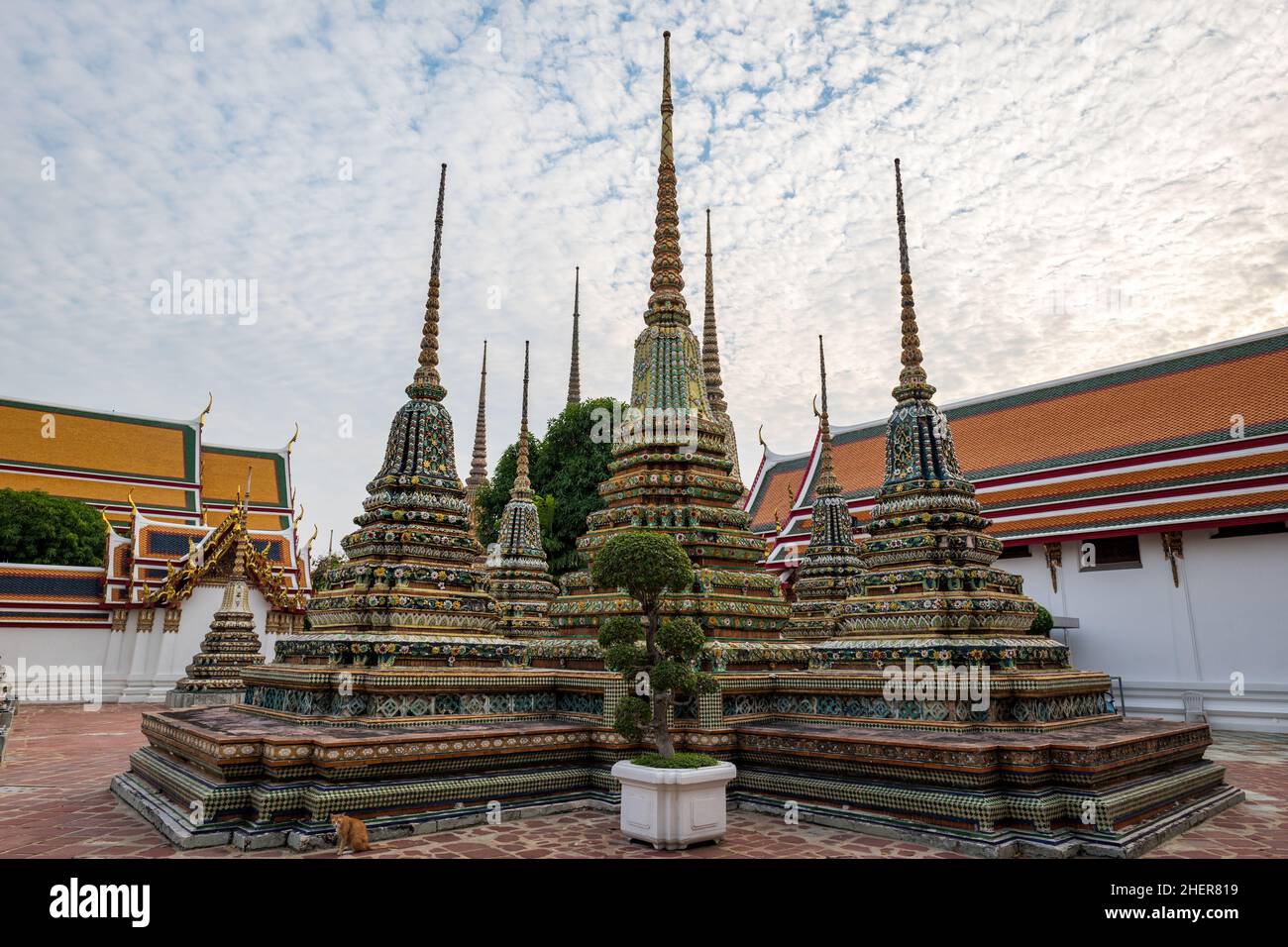 Wat Pho, a également écrit Wat po, un complexe de temples bouddhistes reconnu par l'UNESCO à Bangkok, en Thaïlande. Banque D'Images