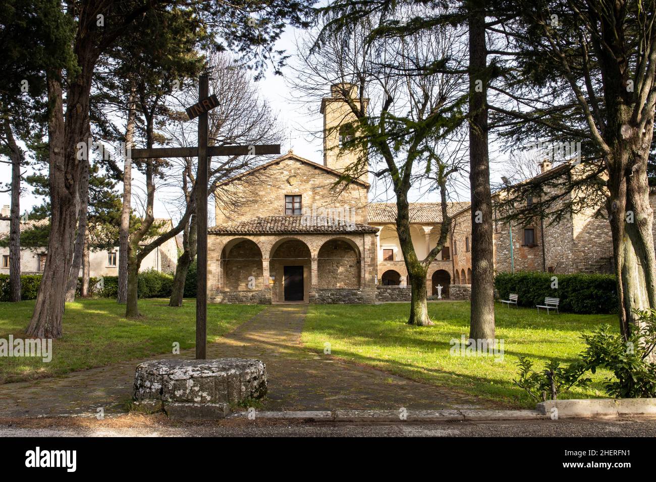 Marche, Italie : Pieve di San Giovanni Battista, une belle église romane de Carpegna, région de Montefeltro Banque D'Images