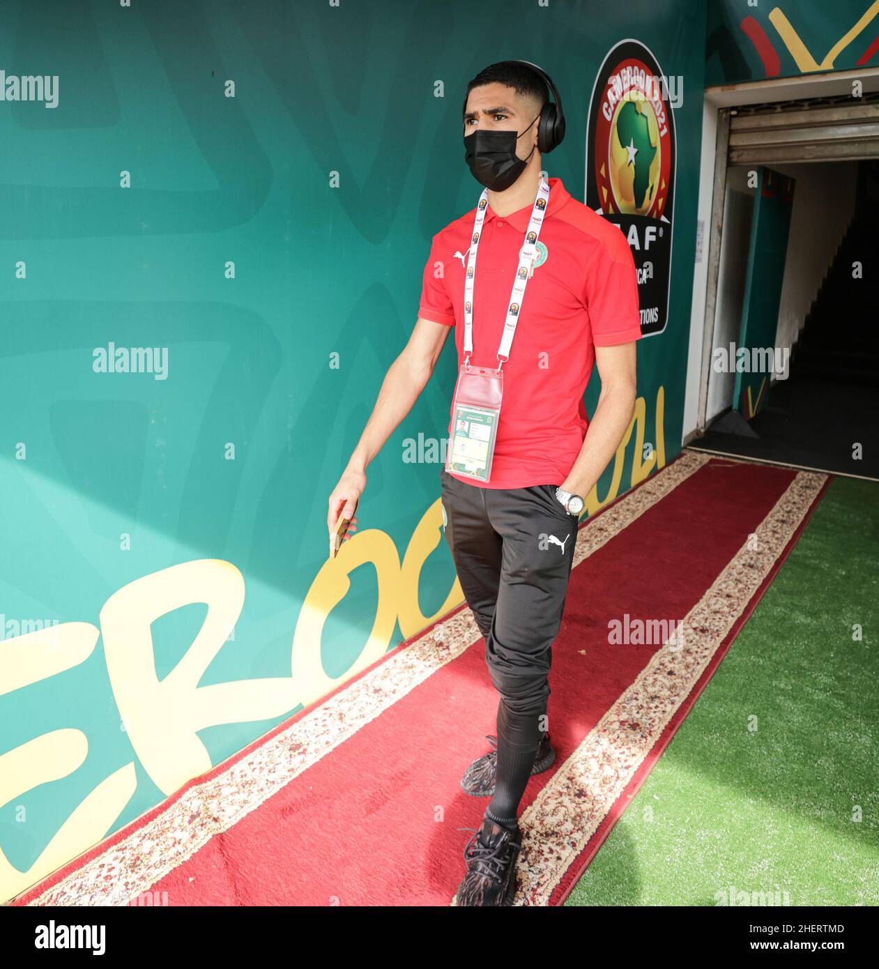 YAOUNDÉ, CAMEROUN - JANVIER 09 : Achraf Hakimi du Maroc arrive pour le match de groupe C de la coupe d'Afrique des Nations 2021 entre le Maroc et le Ghana à Stade Ah Banque D'Images