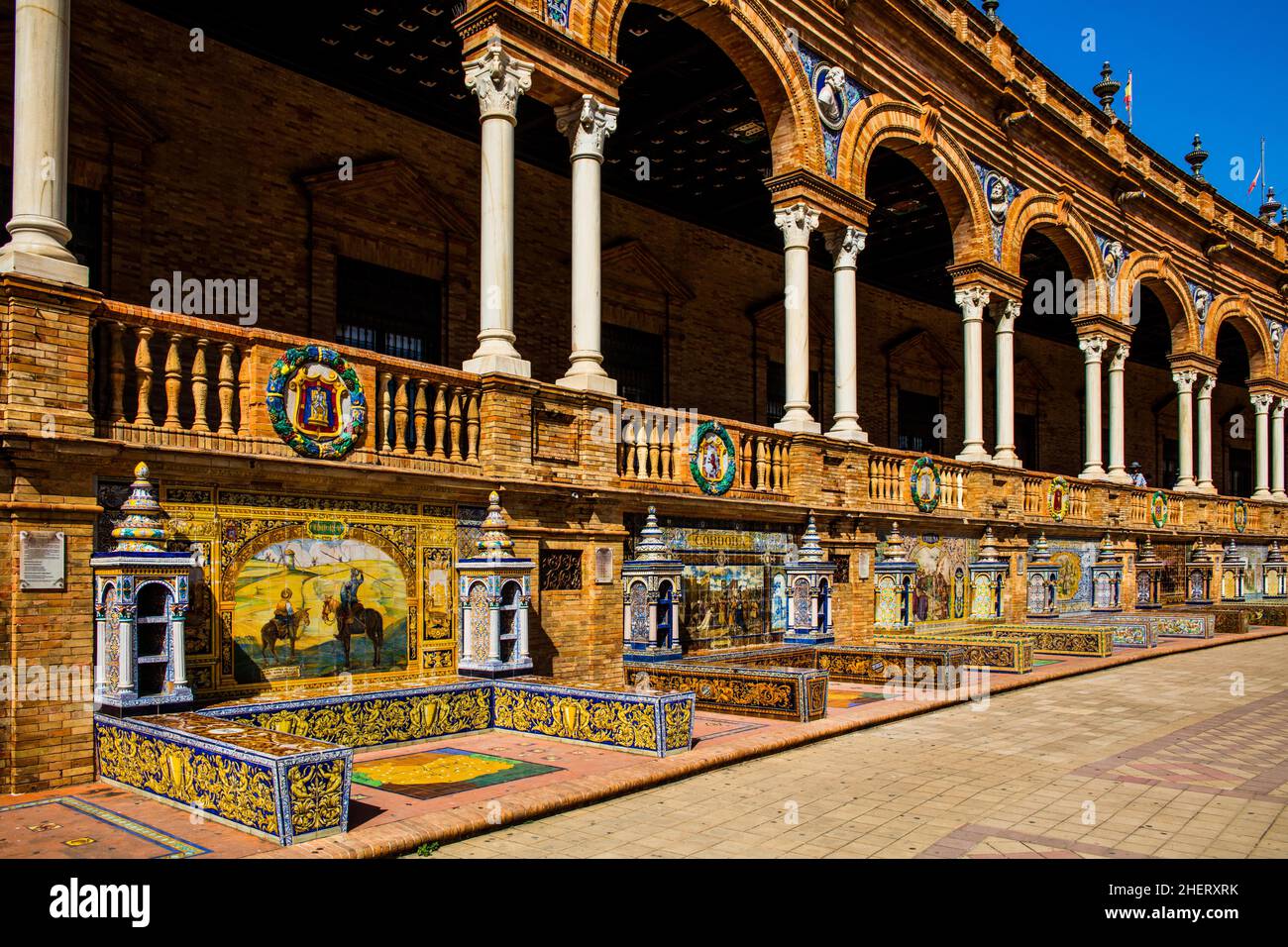 Galeries avec arcades rondes, Plaza de Espana, Séville, Séville, Andalousie,Espagne Banque D'Images