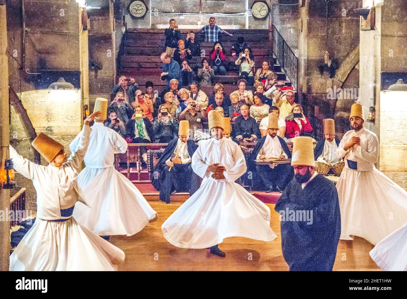 Danse des Dervises dans le Kawaranserai Sarihan, Cappadoce, Turquie, Cappadoce, Turquie Banque D'Images