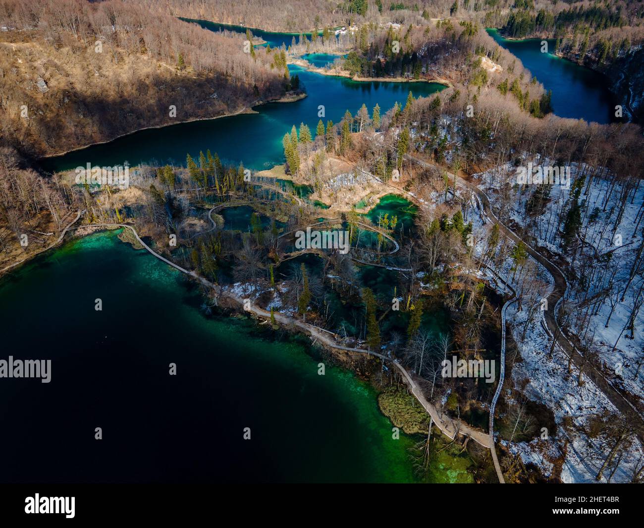 Photo de drone aérien du parc national des lacs de Plitvice, Croatie Banque D'Images