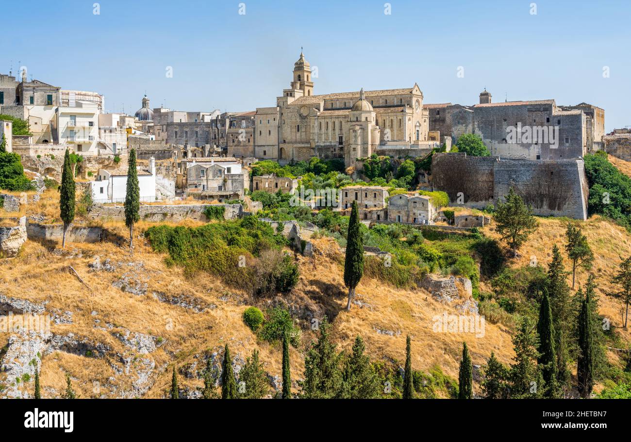 Gravina in Puglia sur une journée ensoleillée, province de Bari, Pouilles, Italie du sud. Banque D'Images