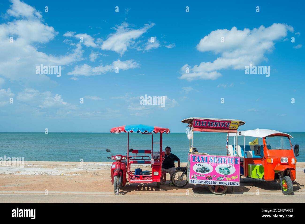 Service de taxi à Khao Kalok Beach au sud de Hua Hin dans la province de Prachuap Khiri Khan en Thaïlande Banque D'Images