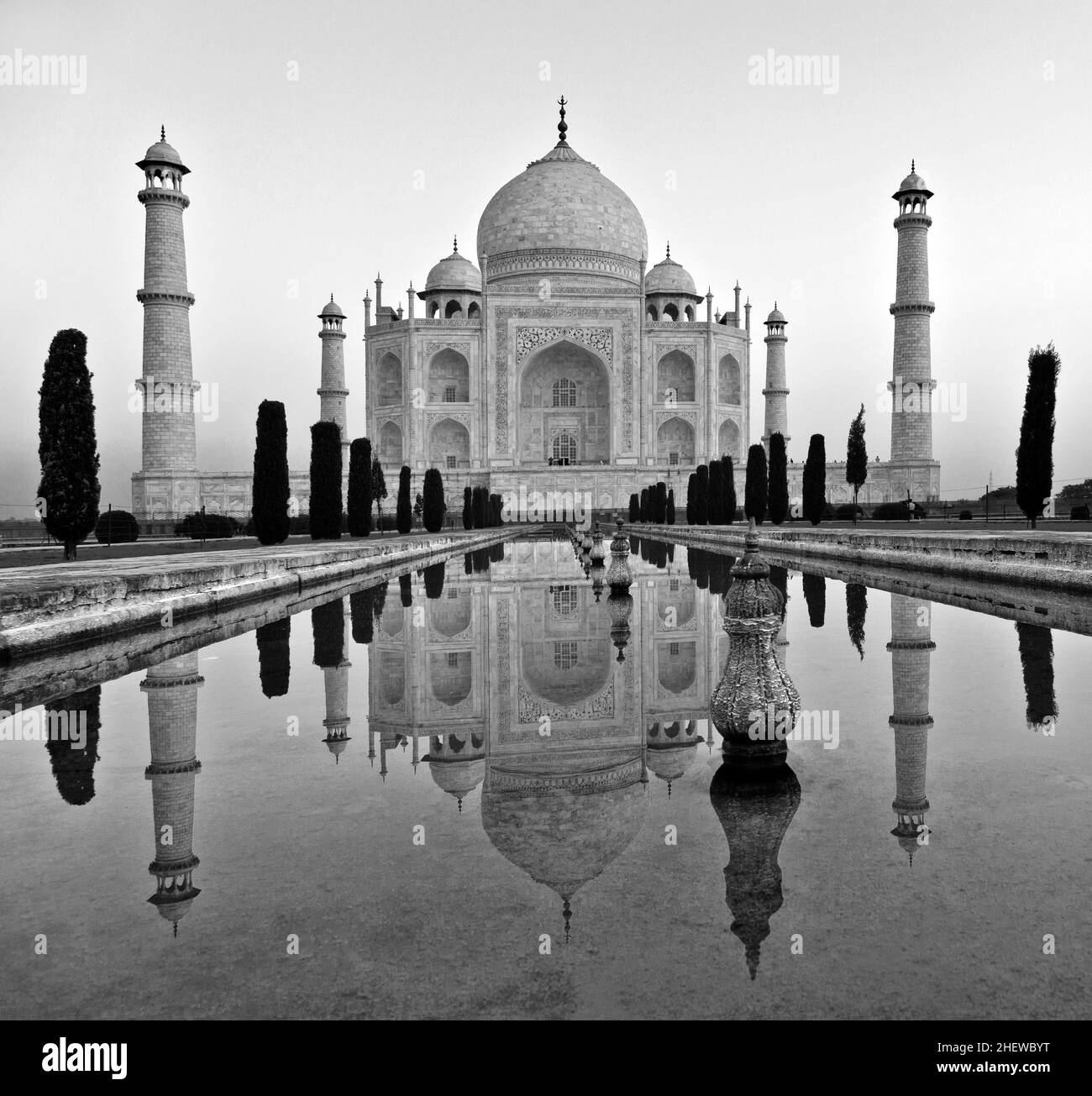 Célèbre Taj Mahal en Inde, Agra en noir et blanc Banque D'Images