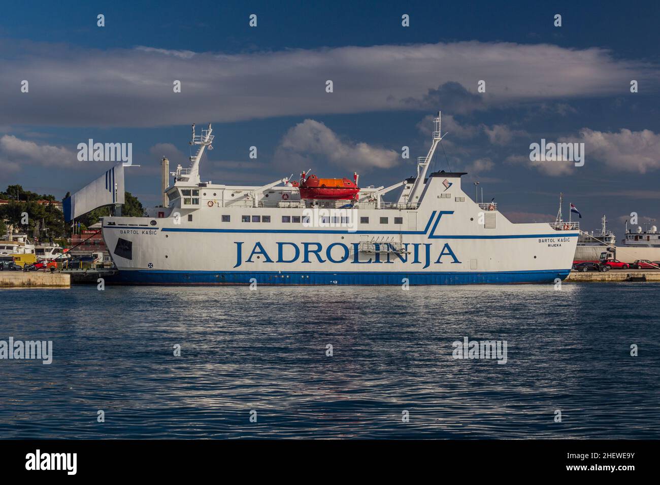 SPLIT, CROATIE - 28 MAI 2019 : ferry MF Bartol Kasic dans le port de Split, Croatie Banque D'Images