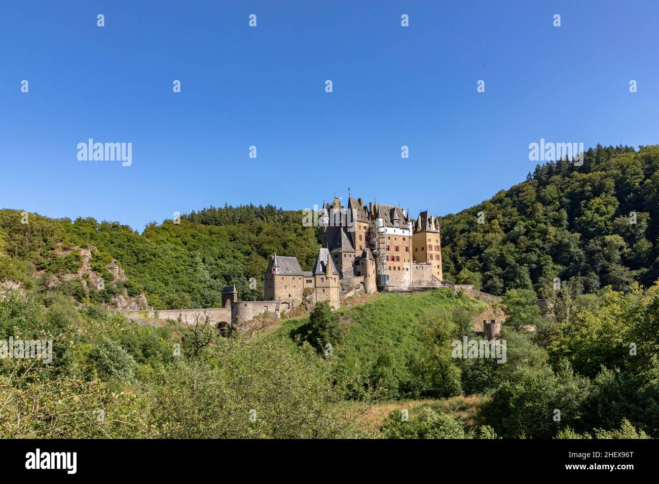 Ancien Ch teau Historique D Eltz Dans La R gion De Rh nanie Palatinat ancien-ch-teau-historique-d-eltz-dans-la-r-gion-de-rh-nanie-palatinat
