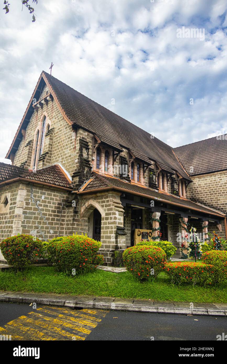 Sandakan, Malaisie - 06 janvier 2022 : Église Saint-Michel et tous les Anges, la plus ancienne église en pierre de Sabah, Bornéo.Partie du patrimoine de Sandakan tr Banque D'Images