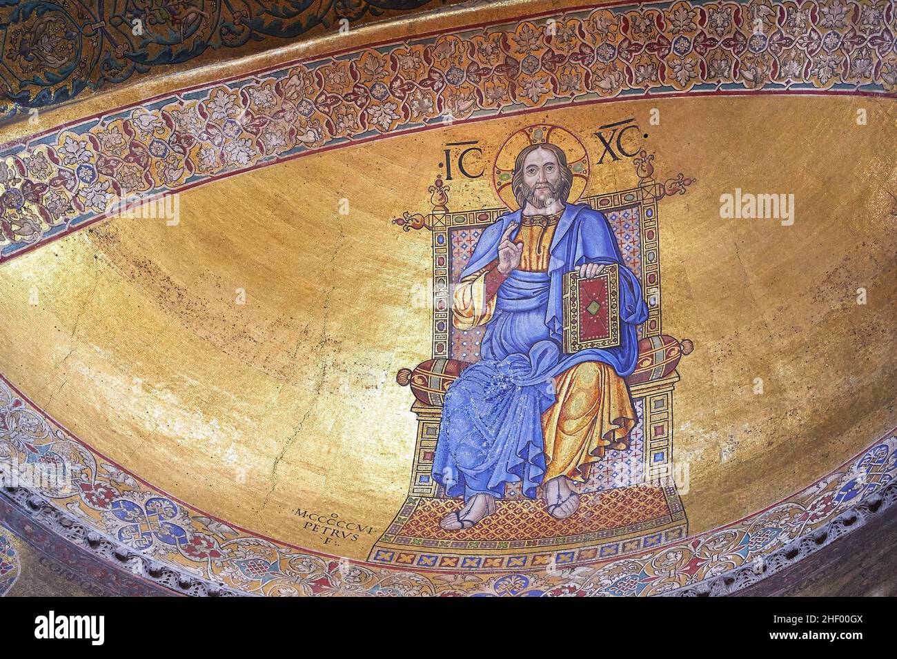 Moasic sur l'abside bol-voûte le grand Christ Pantocrator, seigneur de l'univers, est une retravailler en 1506 de l'image originale de type byzantin par un renais Banque D'Images