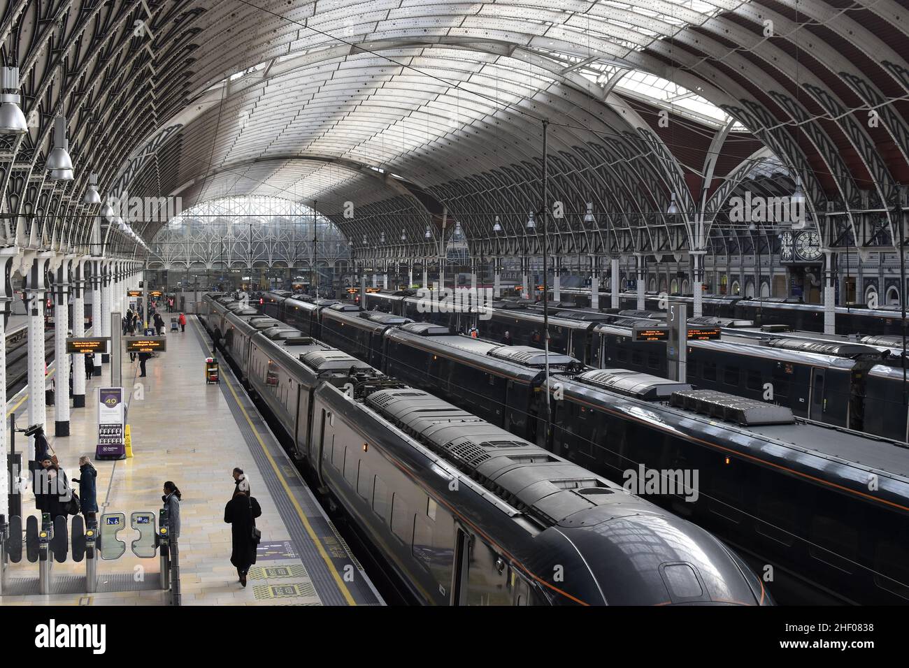 GWR - Great Western Railway trains à plate-forme, Paddington Station à Londres Royaume-Uni. Banque D'Images