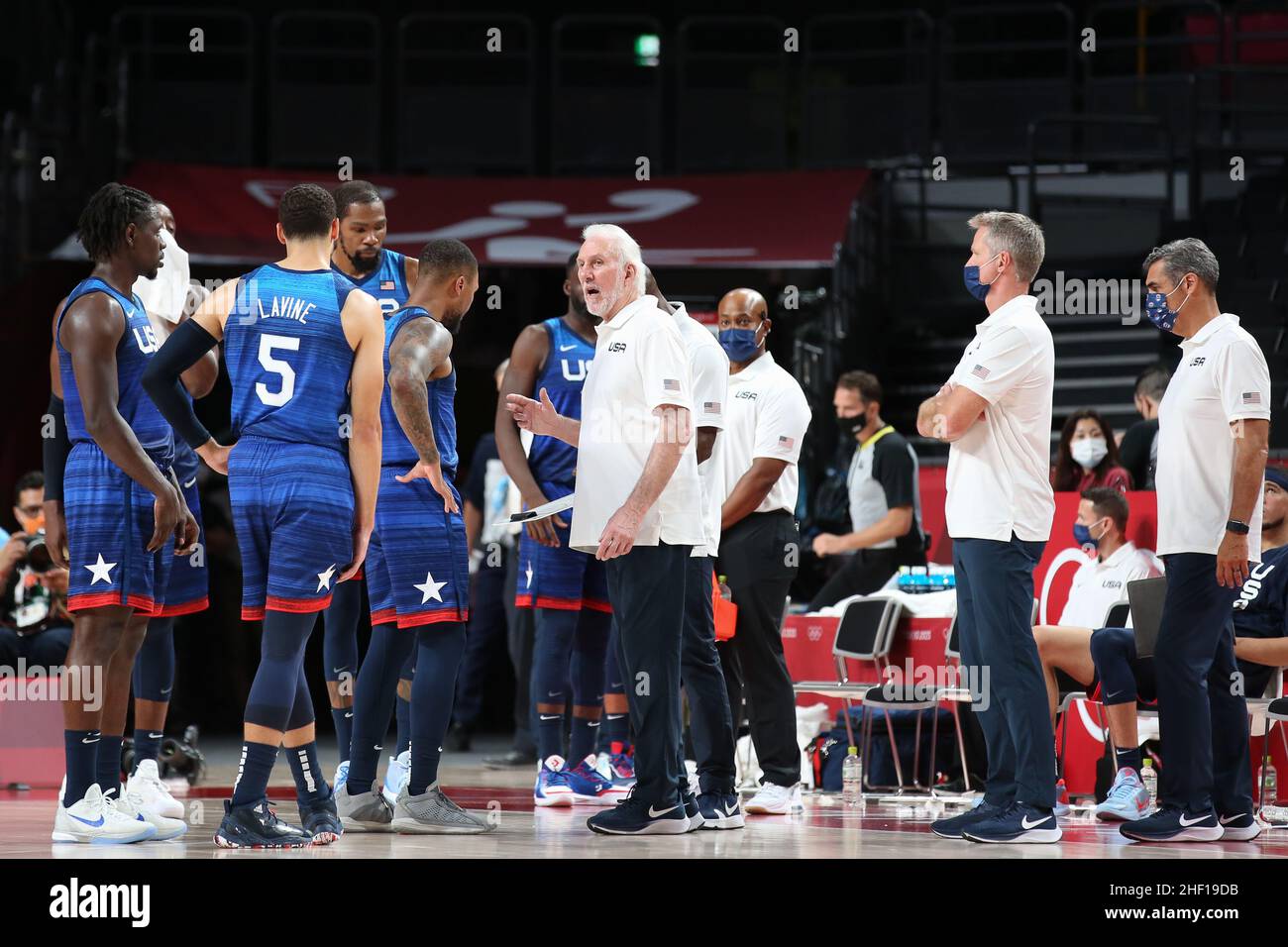 25th JUILLET 2021 - SAITAMA, JAPON: Entraîneur-chef Gregg Popovich des États-Unis pendant le groupe préliminaire de basket-ball masculin Un match entre Fran Banque D'Images