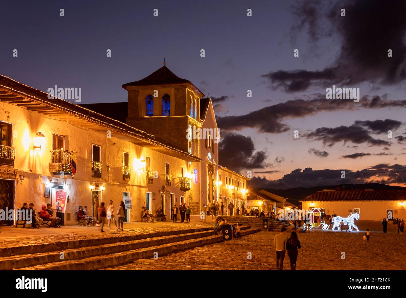 Illuminations de Noël à la Plaza Mayor de Villa de Leyva, Boyacá, Colombie Banque D'Images