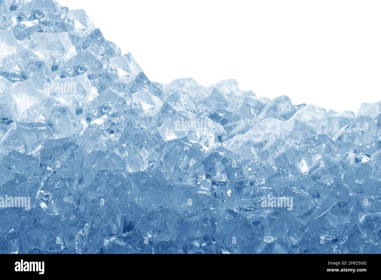 Des cubes de glace isolé sur fond blanc Banque D'Images