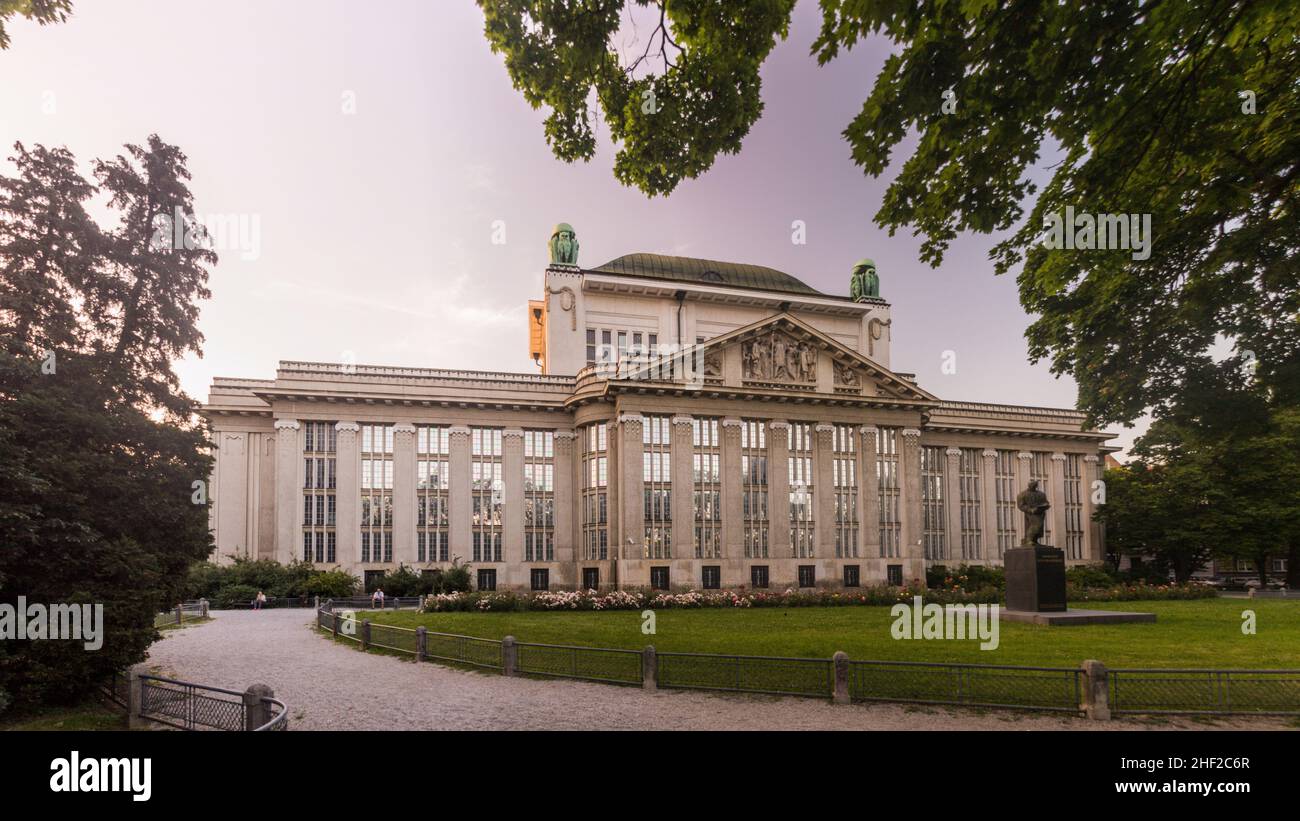 ZAGREB, CROATIE - 14 JUIN 2019 : bâtiment des Archives publiques croates à Zagreb, Croatie Banque D'Images