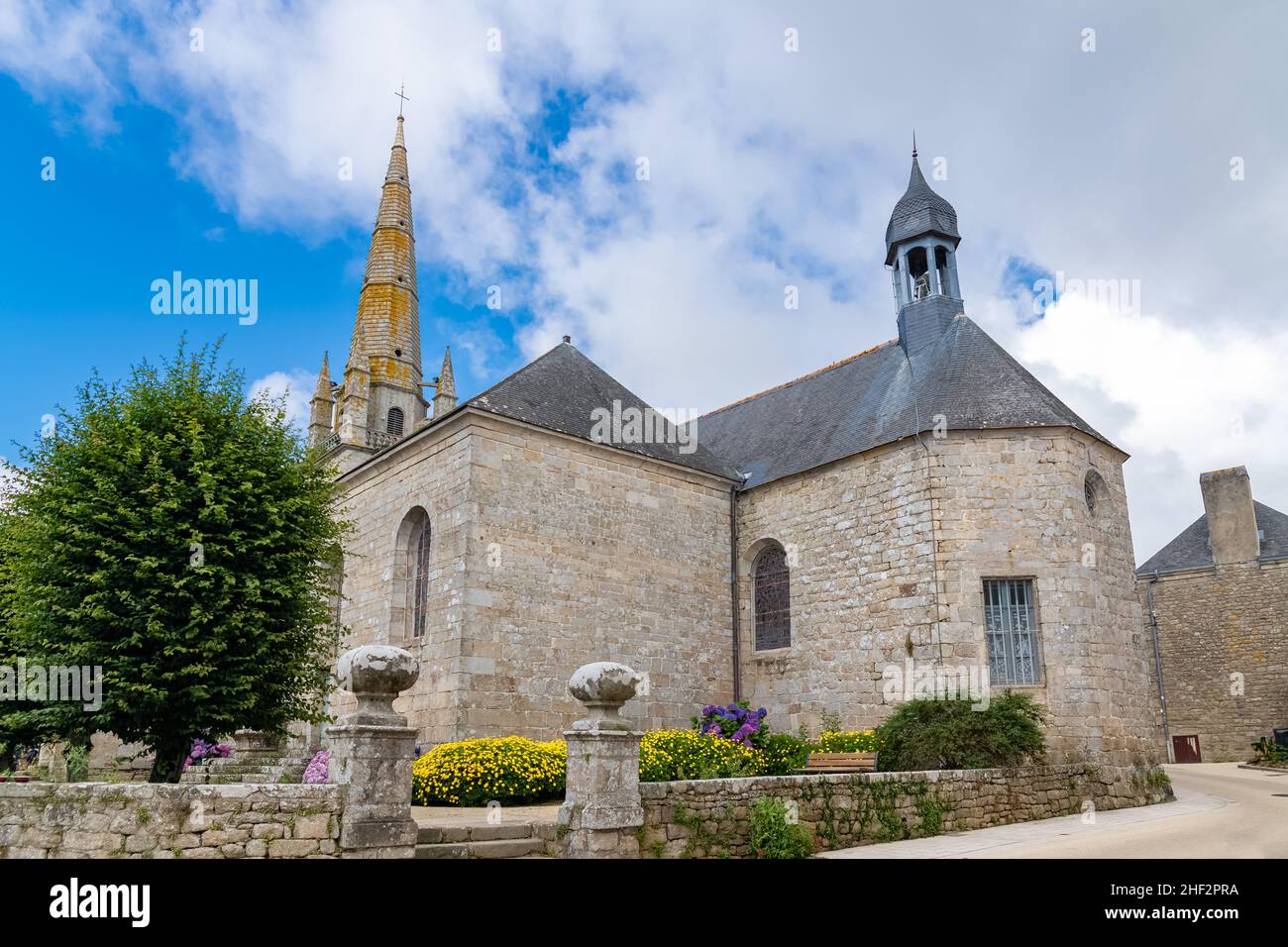 La ville de Carnac en Bretagne, église Saint-Cornely, magnifique monument Banque D'Images