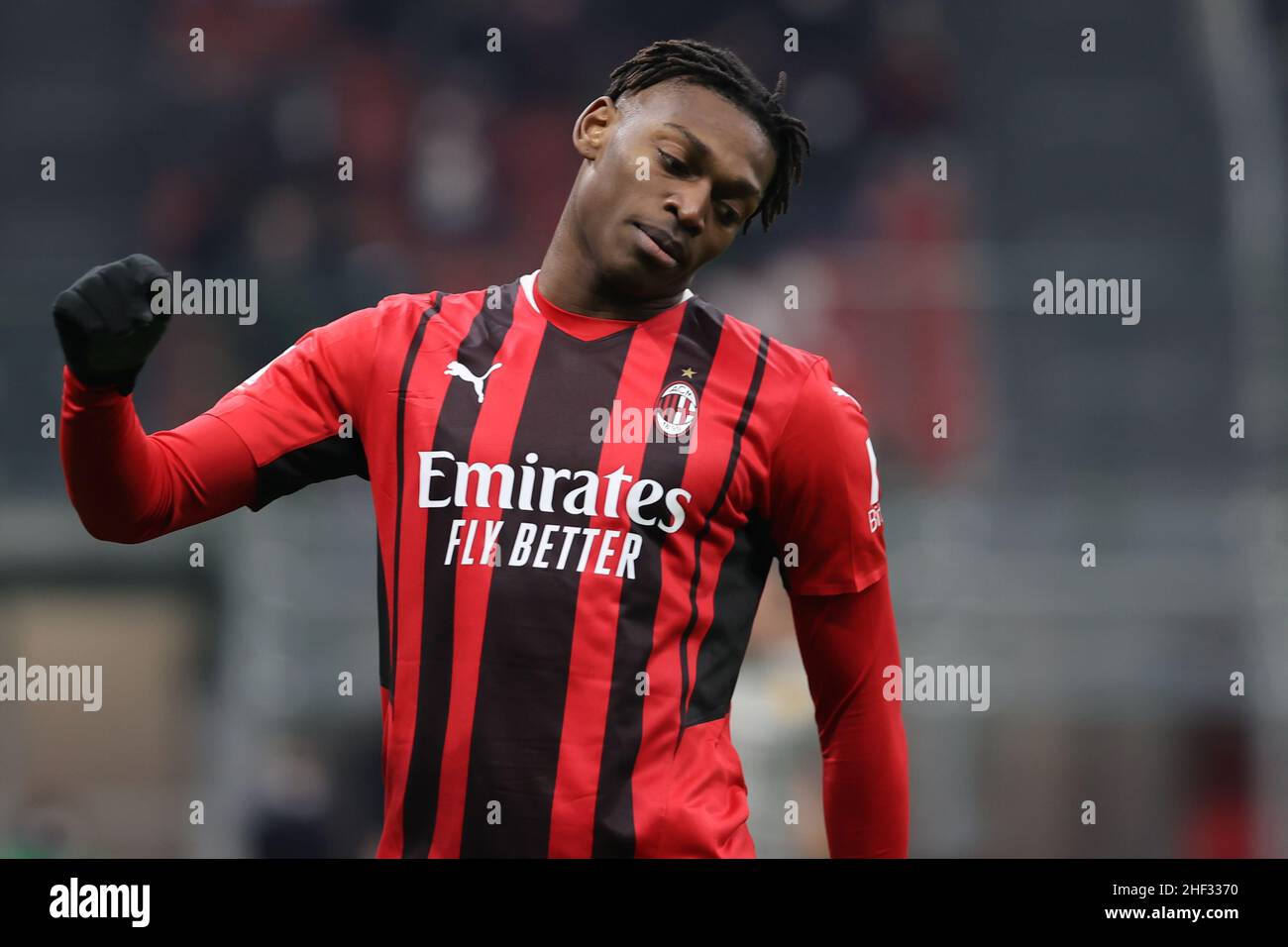 Rafael Leao de l'AC Milan réagit lors du match de football de Coppa Italia 2021/22 entre l'AC Milan et le Gênes CFC au stade Giuseppe Meazza, Milan, Italie, le 13 janvier 2022 Banque D'Images