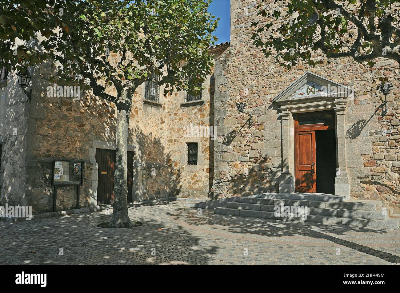 Église de Sant Andreu à Orrius de la région de Maresme province de Barcelone, Catalogne, Espagne Banque D'Images