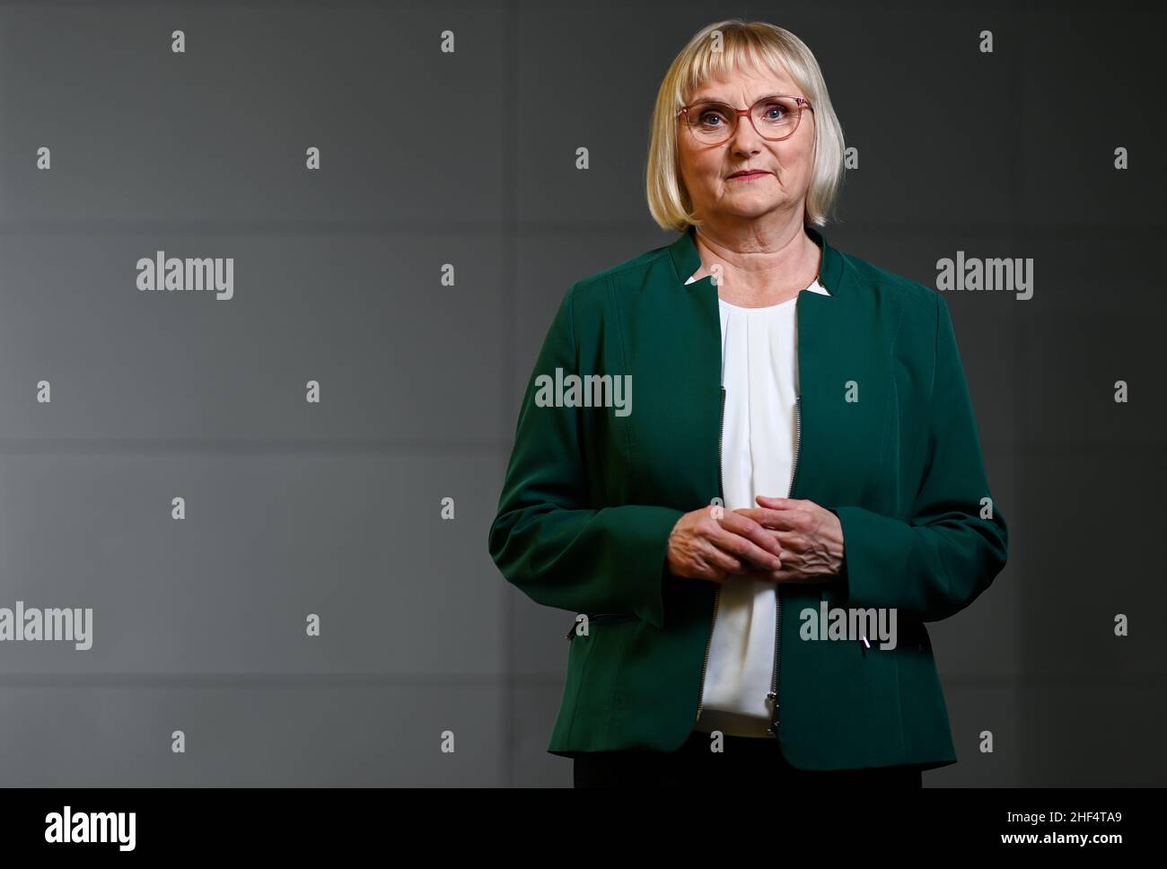 Berlin, Allemagne.10th janvier 2022.Bettina Hoffmann (Bündnis 90/Die Grünen), Secrétaire d'Etat parlementaire au Ministère fédéral de l'environnement, de la conservation de la nature, de la sûreté nucléaire et de la protection des consommateurs.Credit: Jens Kalaene/dpa-Zentralbild/dpa/Alay Live News Banque D'Images