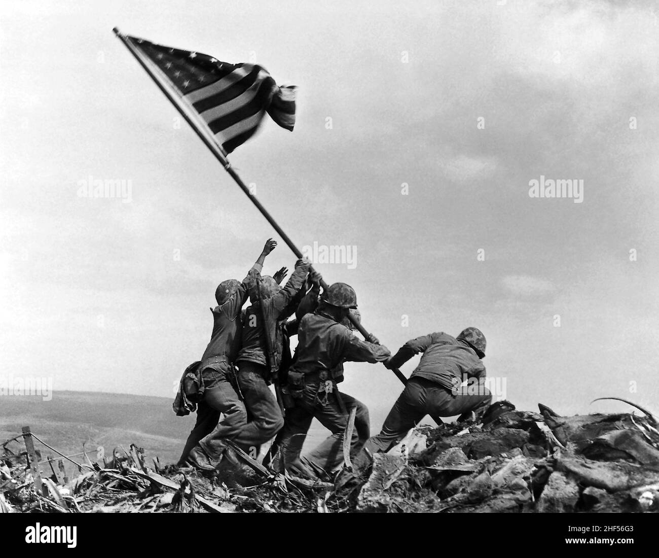 Lever le drapeau sur Iwo Jima, par Joe Rosenthal.23 février 1945.Photo emblématique. Banque D'Images