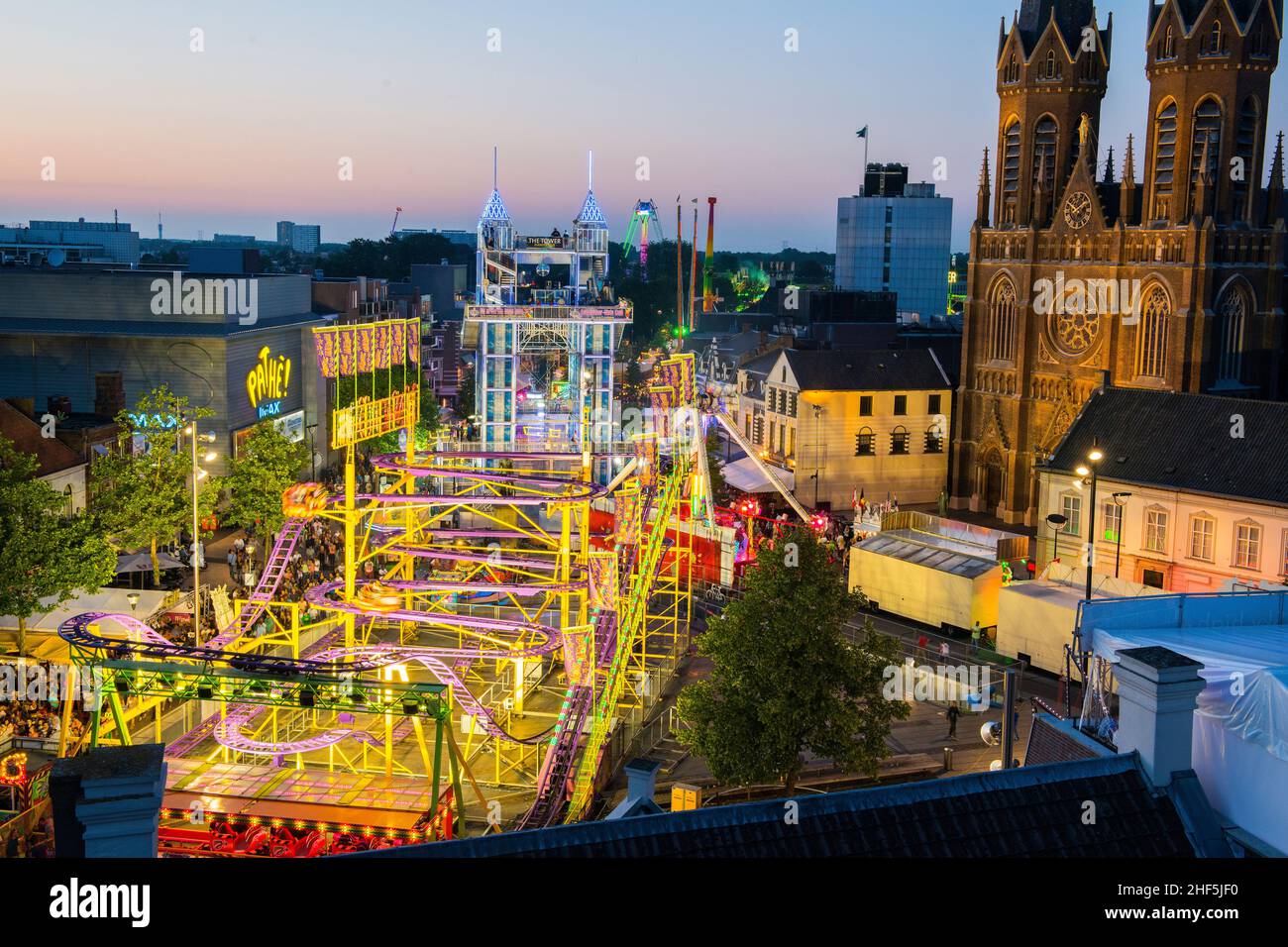 Tilburg, pays-Bas.La foire annuelle et le carnaval, le plus grand du Benelux, ont été organisés au cours d'une belle semaine d'été et ont attiré de nombreux visiteurs qui ont visé plus de 200 attractions et événements. Banque D'Images