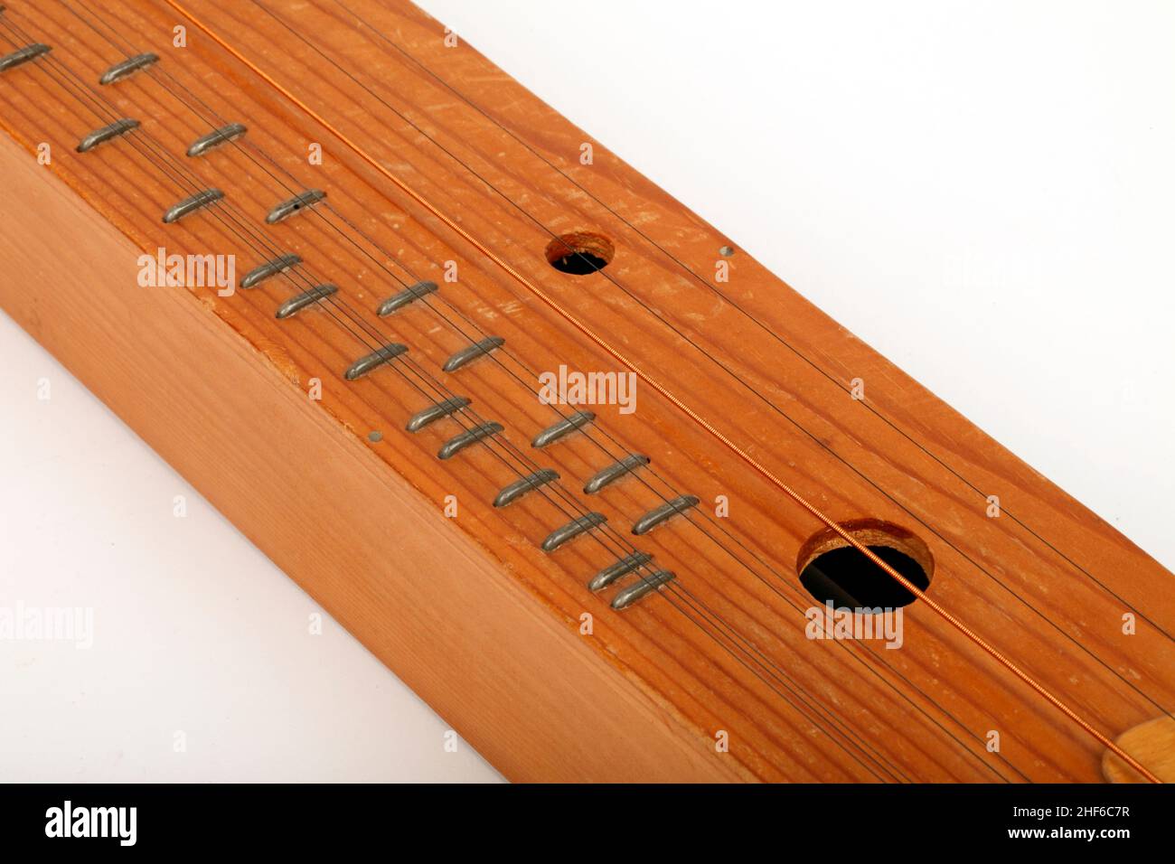 des Vosges instrument traditionnel à cordes de la famille