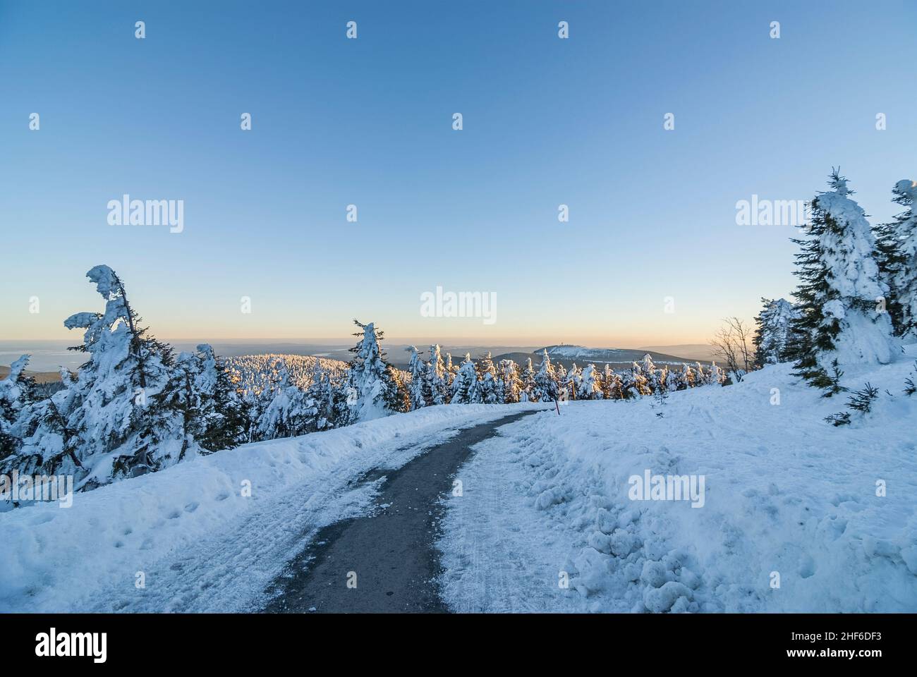 Allemagne, Saxe-Anhalt, parc national de Harz, paysage de Harz en soirée en hiver Banque D'Images