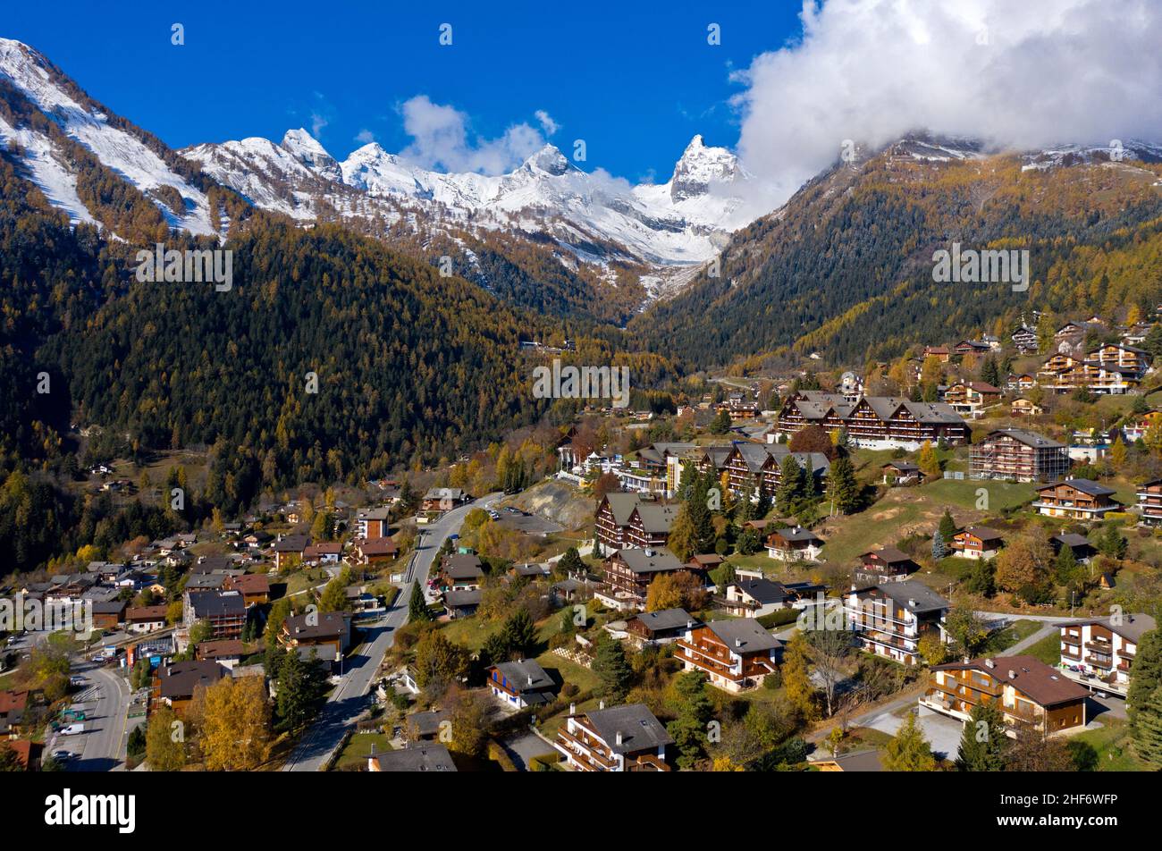 Vacances et centre de santé Ovronnaz en automne, Valais, Suisse Banque D'Images