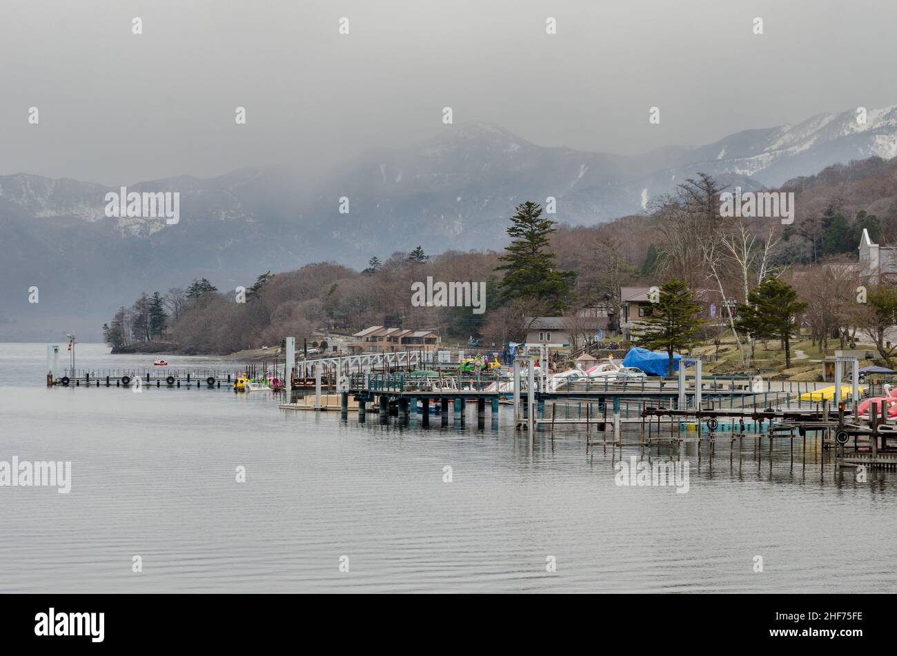 Vue panoramique sur le lac Chuzenji à Nikko, Japon. Banque D'Images