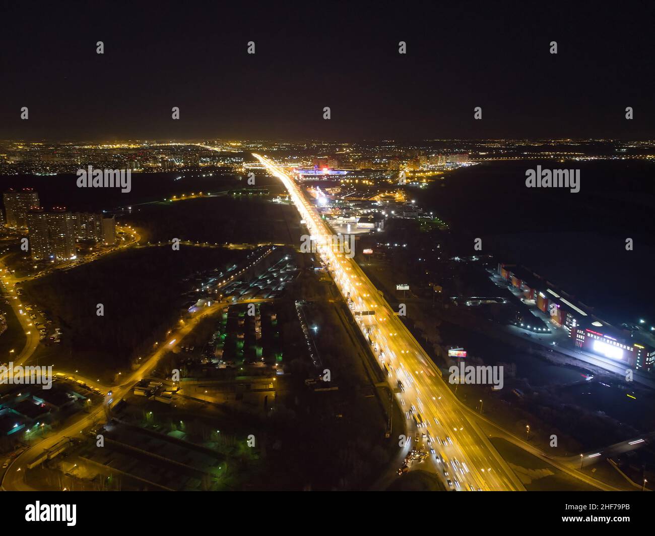 Vue aérienne de nuit sur l'autoroute Banque D'Images