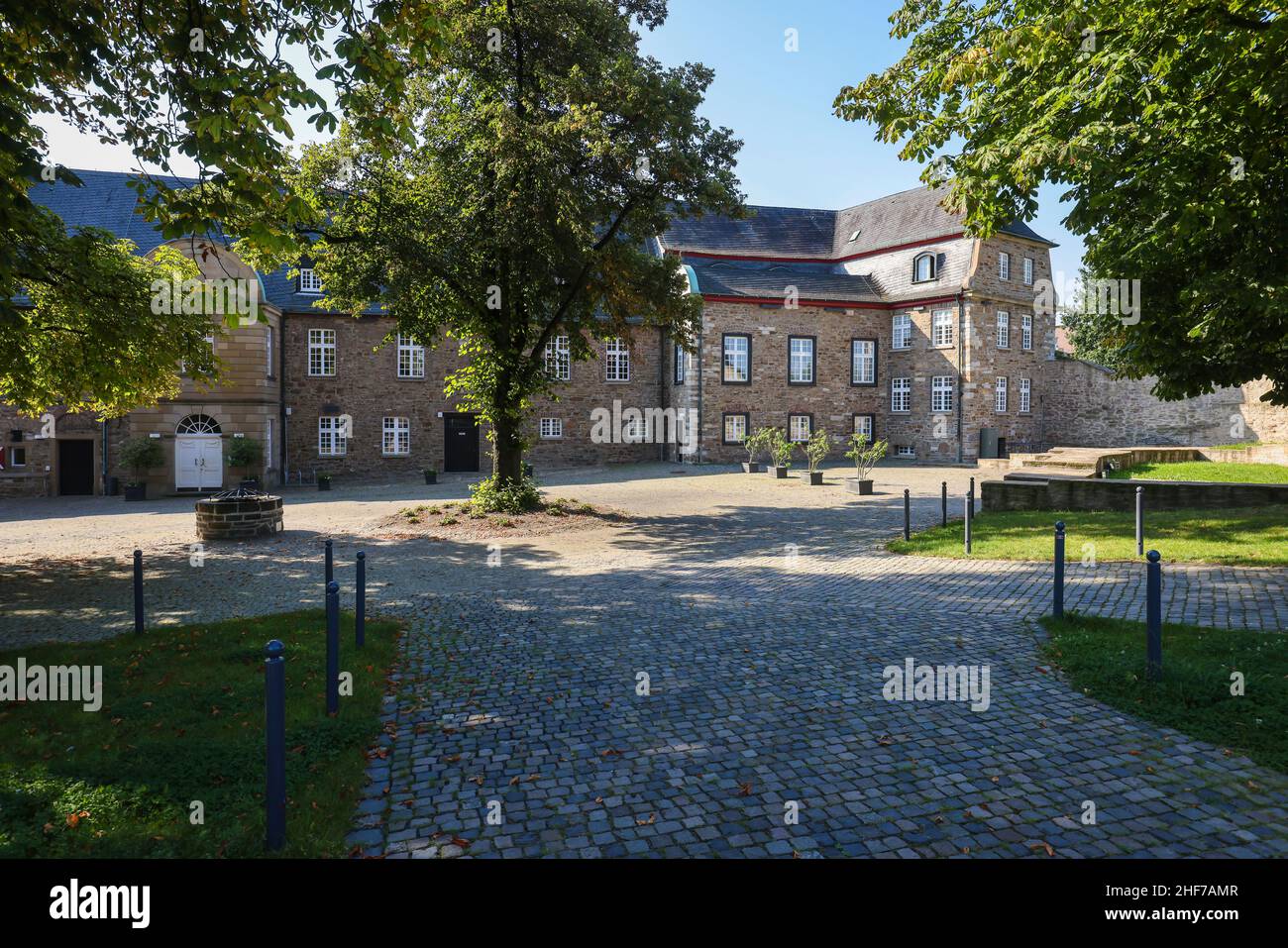 Muelheim an der Ruhr, région de la Ruhr, Rhénanie-du-Nord-Westphalie, Allemagne - Château de Broich dans le parc de MueGa, Muelheims Garten an der Ruhr. Banque D'Images