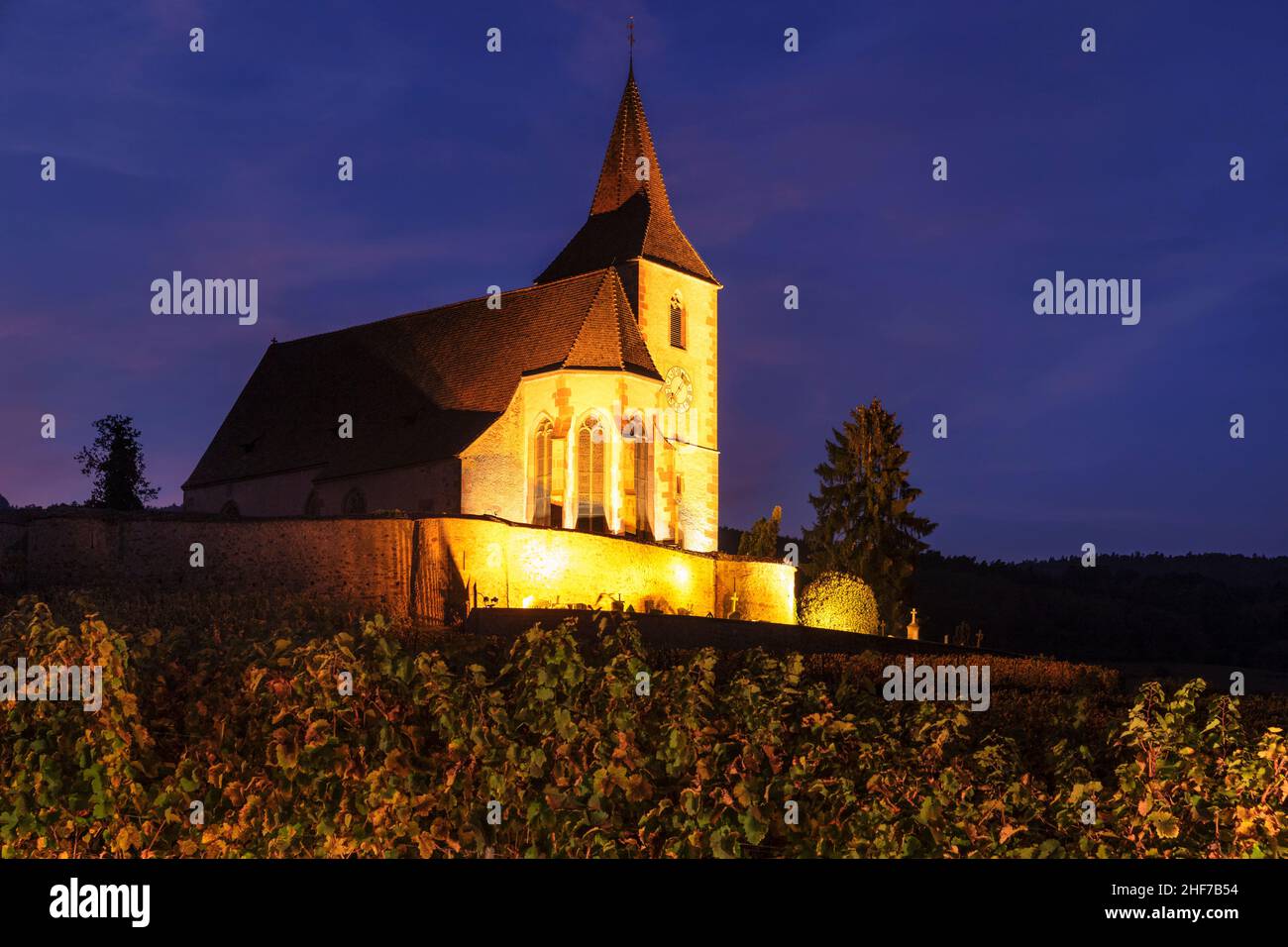 Église fortifiée de Saint-Jacques, Hunawihr, route des vins alsaciens, Grand est, France Banque D'Images