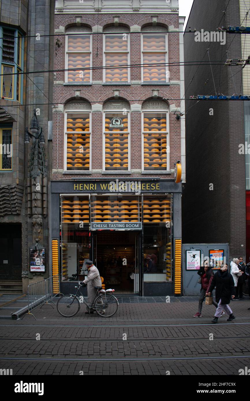 Amsterdam, Hollande, pays-Bas - 6th mai 2019 : l'extérieur du fromage Henri Willig - une sop traditionnelle de fromage dans le centre-ville d'Amsterdam Banque D'Images