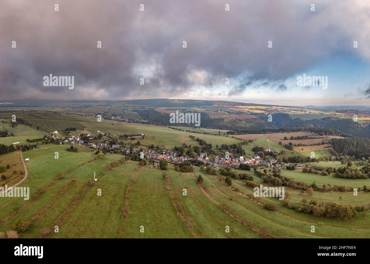 Allemagne, Thuringe, Großbreitenbach, WildenSpring, village,paysage, plateau, champs, vue aérienne Banque D'Images Allemagne, Thuringe, Großbreitenbach, WildenSpring, village,paysage, plateau, champs, vue aérienne Banque D'Images