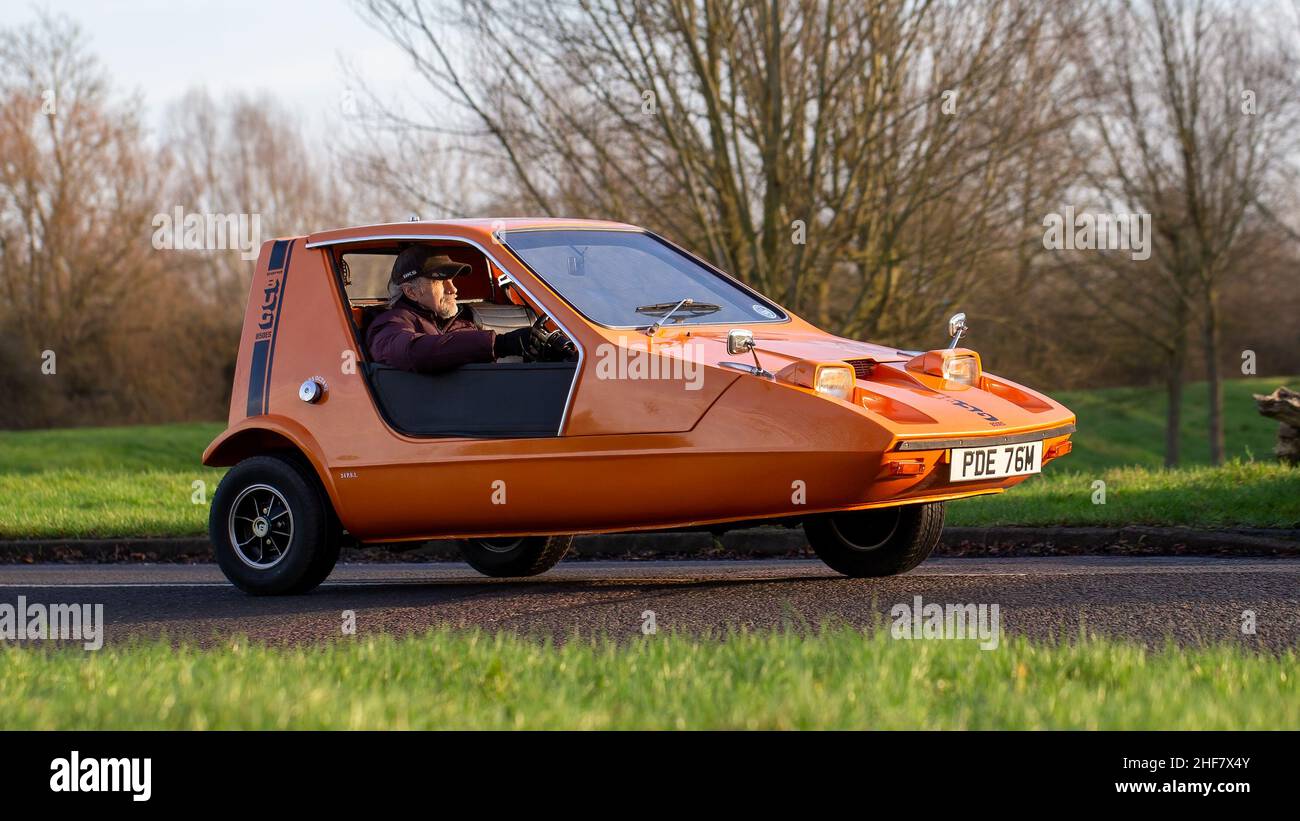 1974 Bug Bond à 3 roues orange vif Banque D'Images
