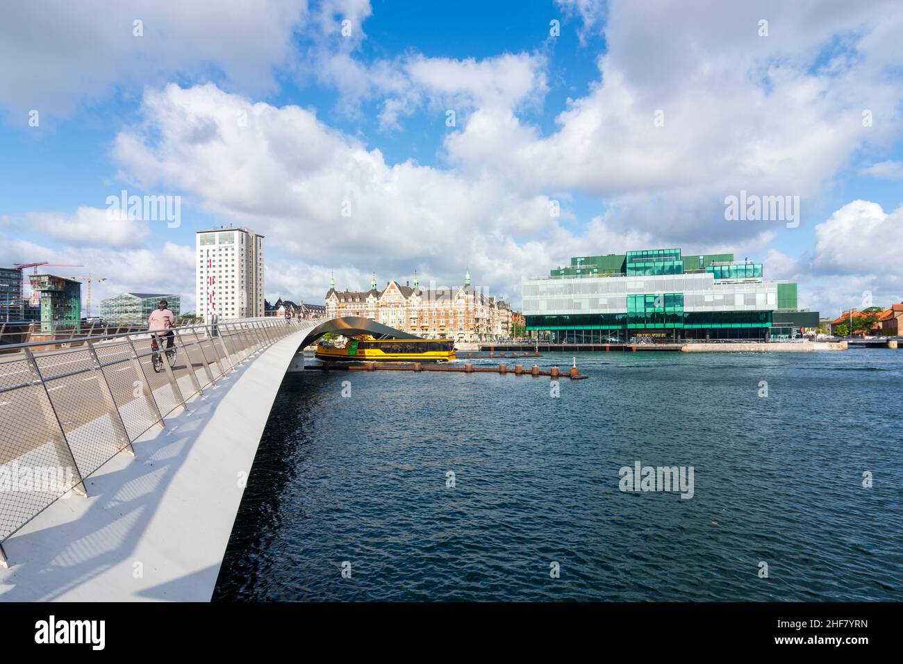 Copenhague, Koebenhavn, pont de Lille Langebro à l'arrière-port pour les cyclistes, Centre danois d'architecture (Dansk Arkitektur Centre, DAC), Kongens Bryghus en Zélande, Sealand, Sjaelland, Danemark Banque D'Images