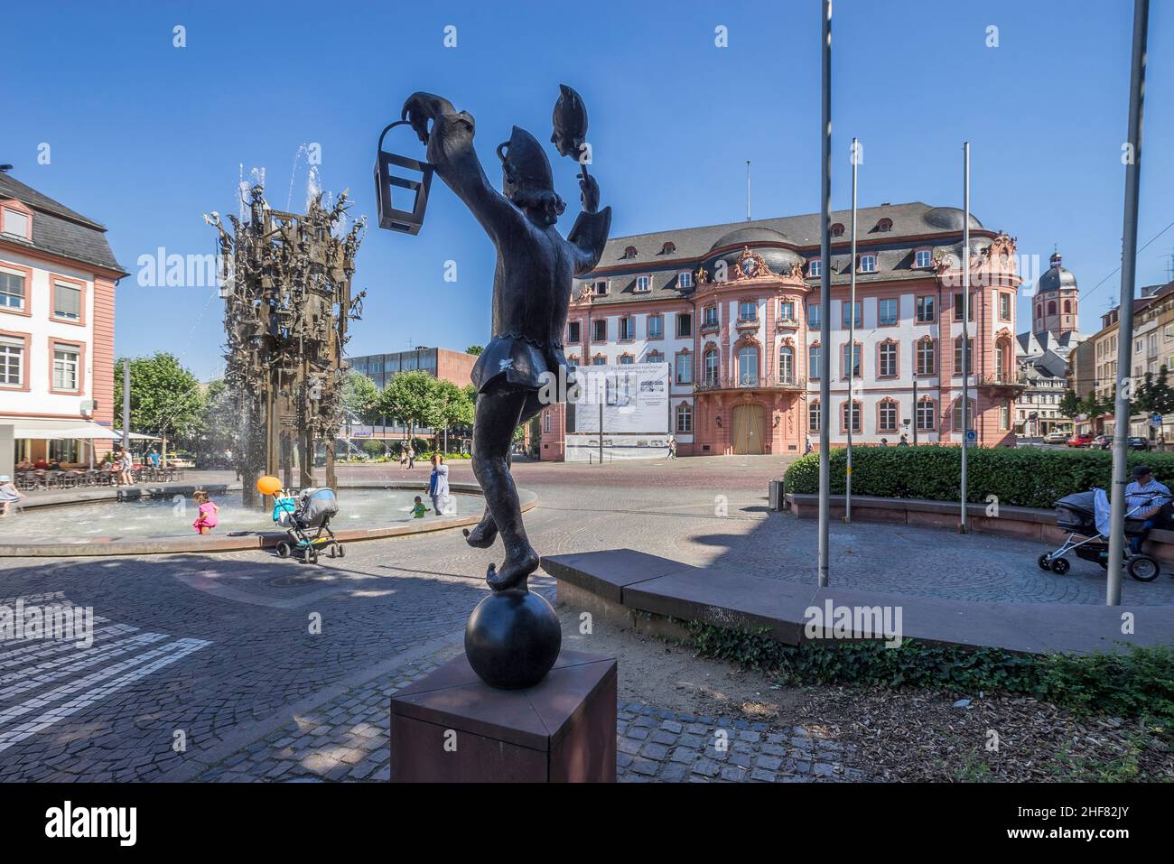 Allemagne, Rhénanie-Palatinat, Mayence, Carnival Sculpture & Osteiner Hof Banque D'Images