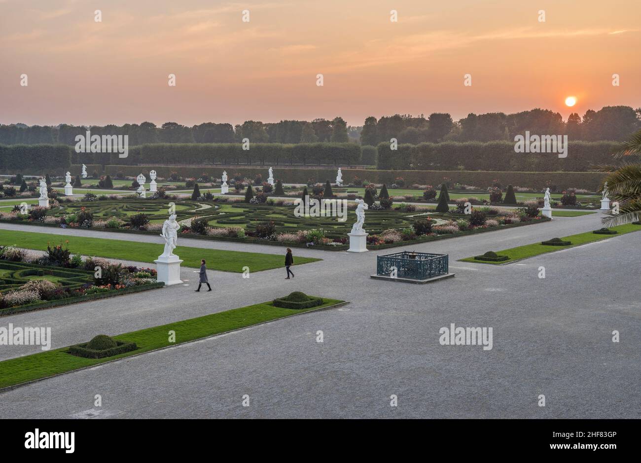 Allemagne, Basse-Saxe, Hanovre, jardins de Herrenhausen dans la soirée Banque D'Images