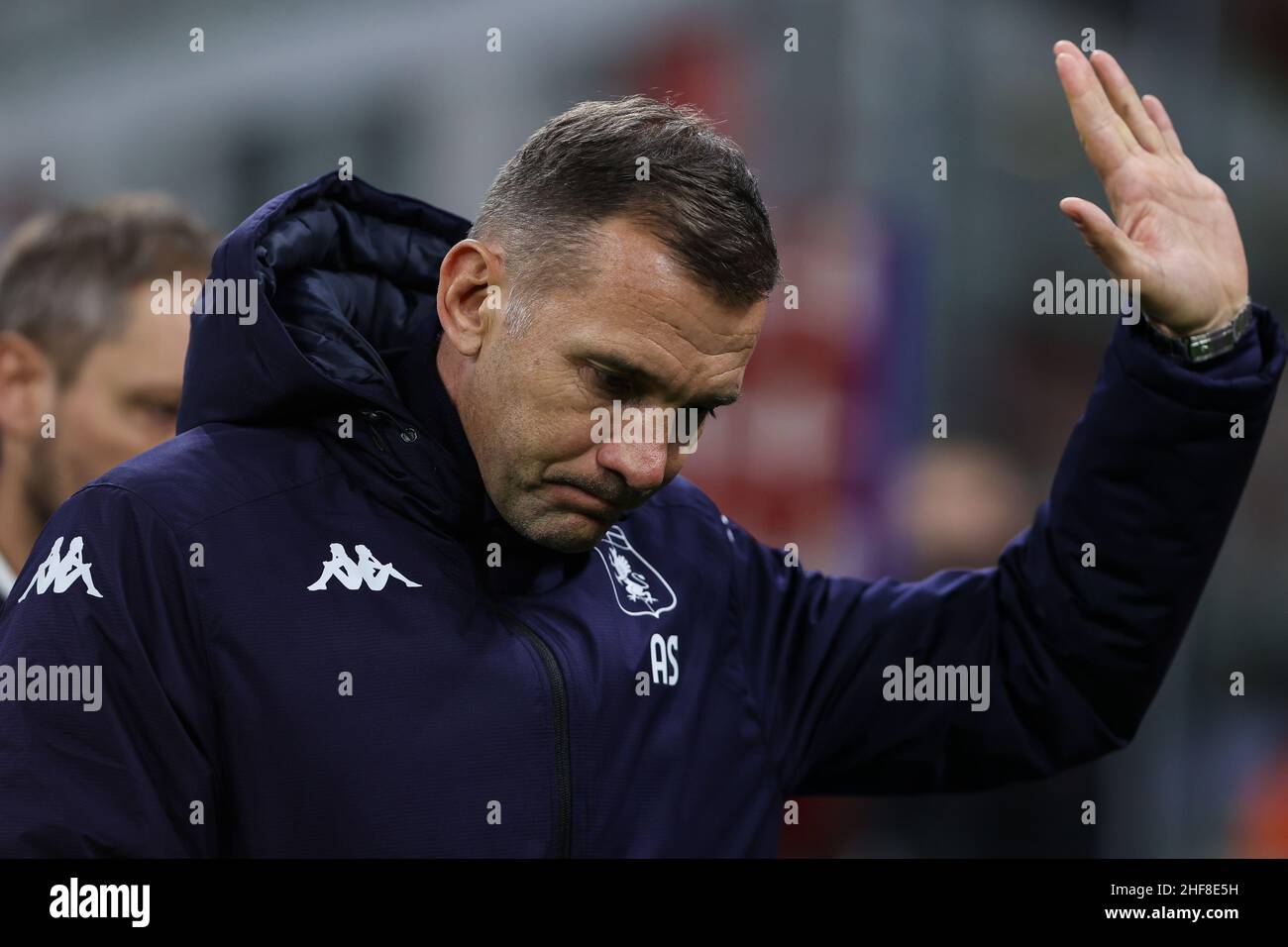 Andriy Shevchenko entraîneur en chef de Gênes CFC accueille les fans lors du match de football de Coppa Italia 2021/22 entre AC Milan et Gênes CFC chez Giuseppe Me Banque D'Images
