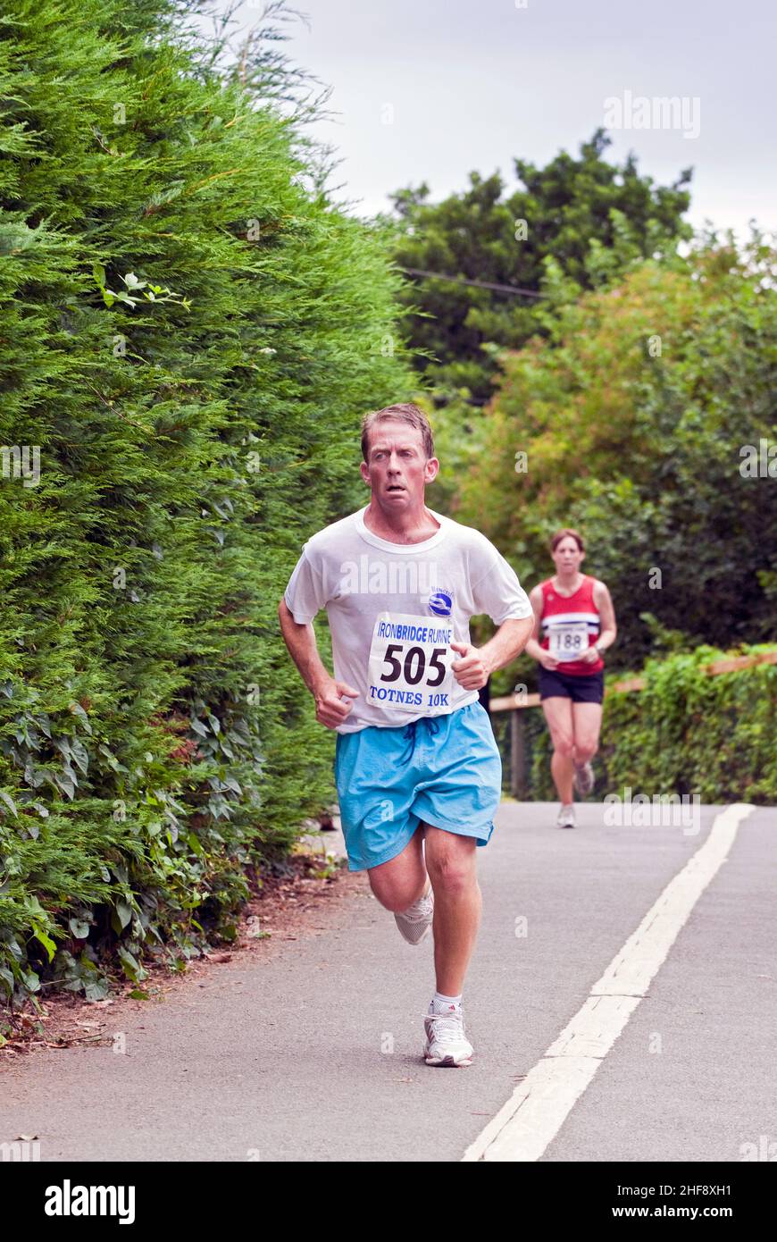 Le Totnes 10km Fun Run 2010 en passant par Borough Park, Totnes, South Hams, Devon, Angleterre,ROYAUME-UNI Banque D'Images