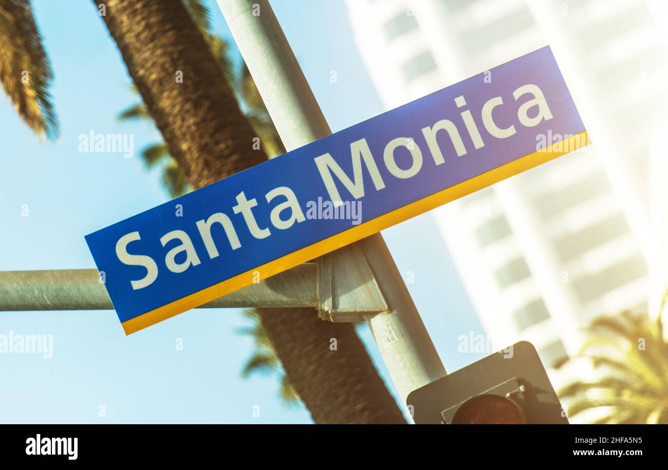 Ville de Santa Monica California Street signe Fermer.Sud-Ouest américain ensoleillé.Thème urbain. Banque D'Images