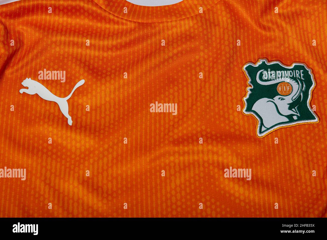 Gros plan sur la tenue de l'équipe nationale de football de Côte d'Ivoire. Banque D'Images