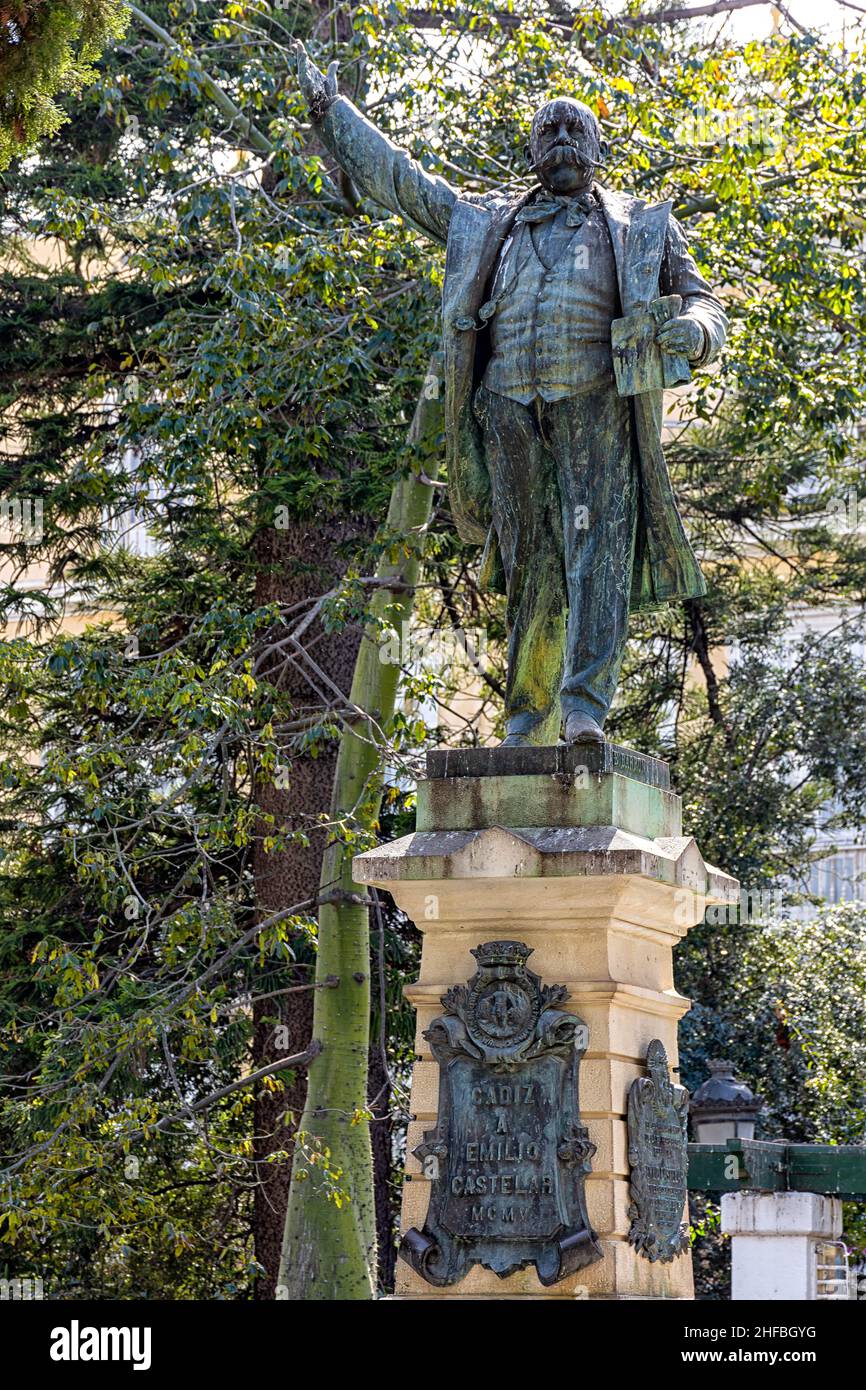 Monumento a Emilio Castelar presidente en la primera republica en Cádiz, Plaza de la Candelaria Banque D'Images