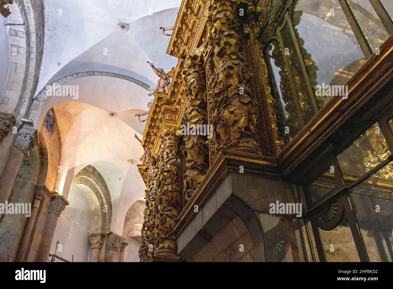 Detale Baldaquino en el autel maire de la Catedral de Saint-Jacques-de-Compostelle, Espagne Banque D'Images