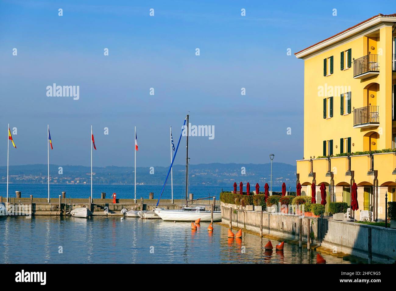 Architecture de la vieille ville de Sirmione , Italie, Europe Banque D'Images