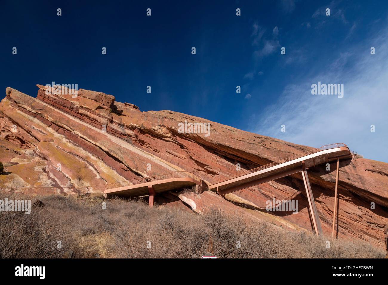 Morrison, Colorado - Une passerelle menant à l'amphithéâtre Red Rocks, un lieu de concert populaire dans les contreforts, juste à l'ouest de Denver. Banque D'Images
