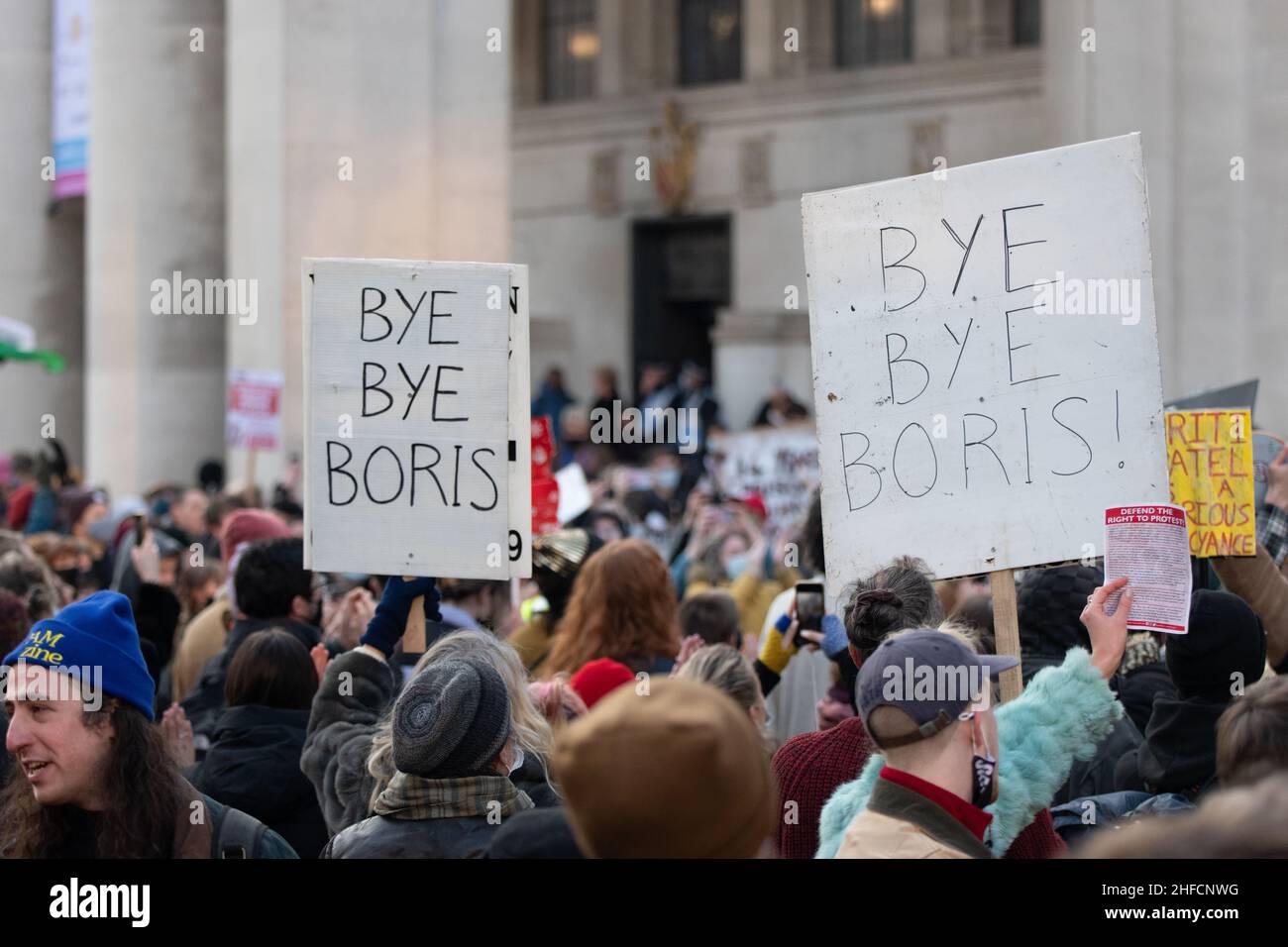 DES MANIFESTANTS ANTI-gouvernementaux dans le centre de Manchester City, dont tuent les manifestants Bill.Des manifestations ont lieu dans tout le pays le samedi 15th janvier 2022, avant le vote des mesures anti-protestation à la Chambre des Lords la semaine prochaine.Des marches ont lieu à Londres, Bristol, Coventry, Newcastle, Liverpool,Sheffield, Plymouth - des manifestants exhortent leurs pairs à voter contre les amendements au projet de loi sur la police, le crime, la peine et les tribunaux lorsqu'il revient à la maison lundi.Certaines de ces mesures permettraient à la police de sévir contre les manifestations qui causent « de graves ennuis » et de céder Banque D'Images