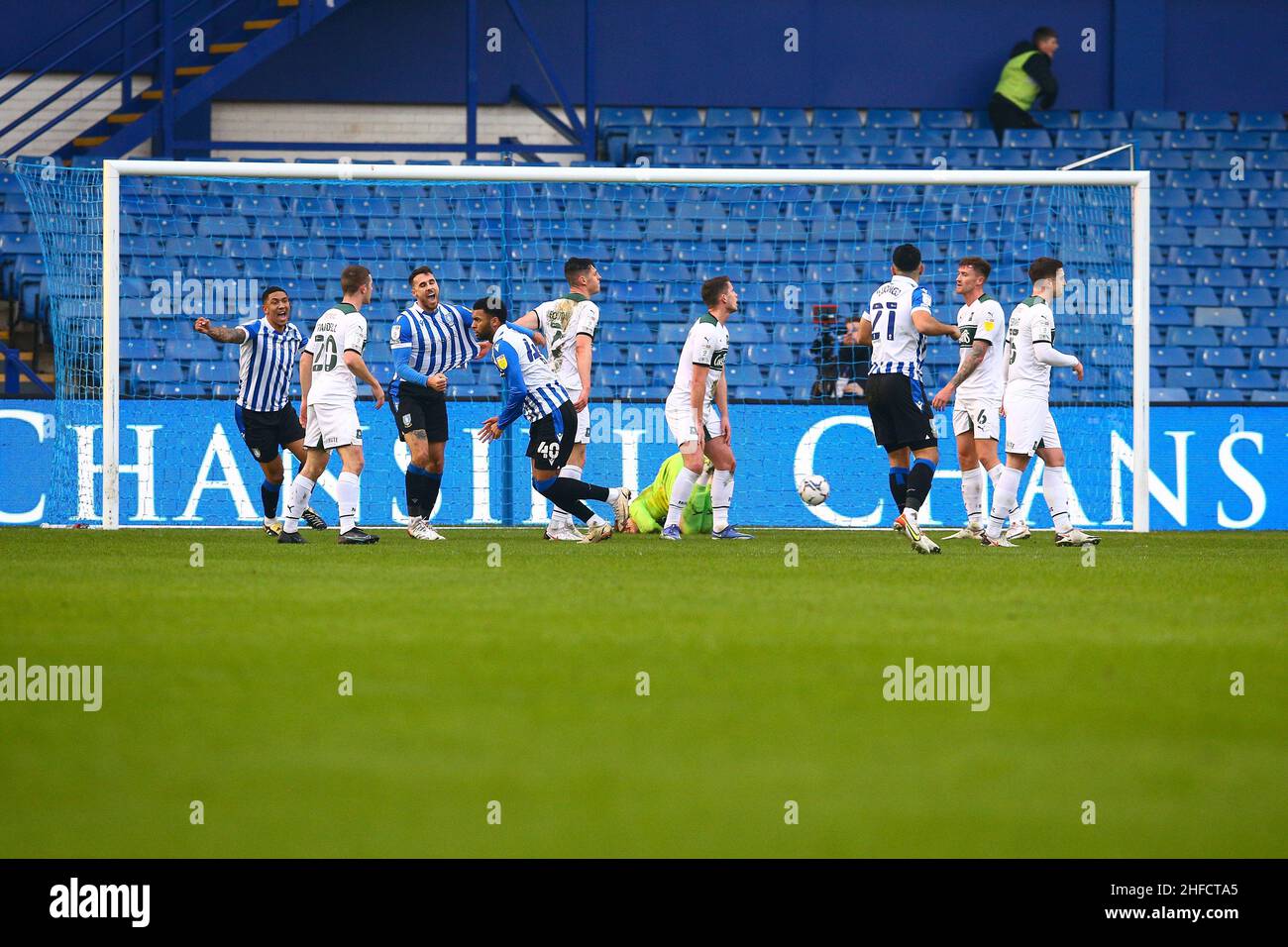 Hillsborough, Sheffield, Angleterre -15th janvier 2022 Sylla SOW (40) de Sheffield mercredi se détourne après avoir obtenu son score pour le faire 1 - 0 pendant le match Sheffield mercredi contre Plymouth Argyle, Sky Bet League One, 2021/22, Hillsborough, Sheffield, Angleterre - 15th janvier 2022 crédit: Arthur Haigh/WhiteRosePhotos/Alay Live News Banque D'Images
