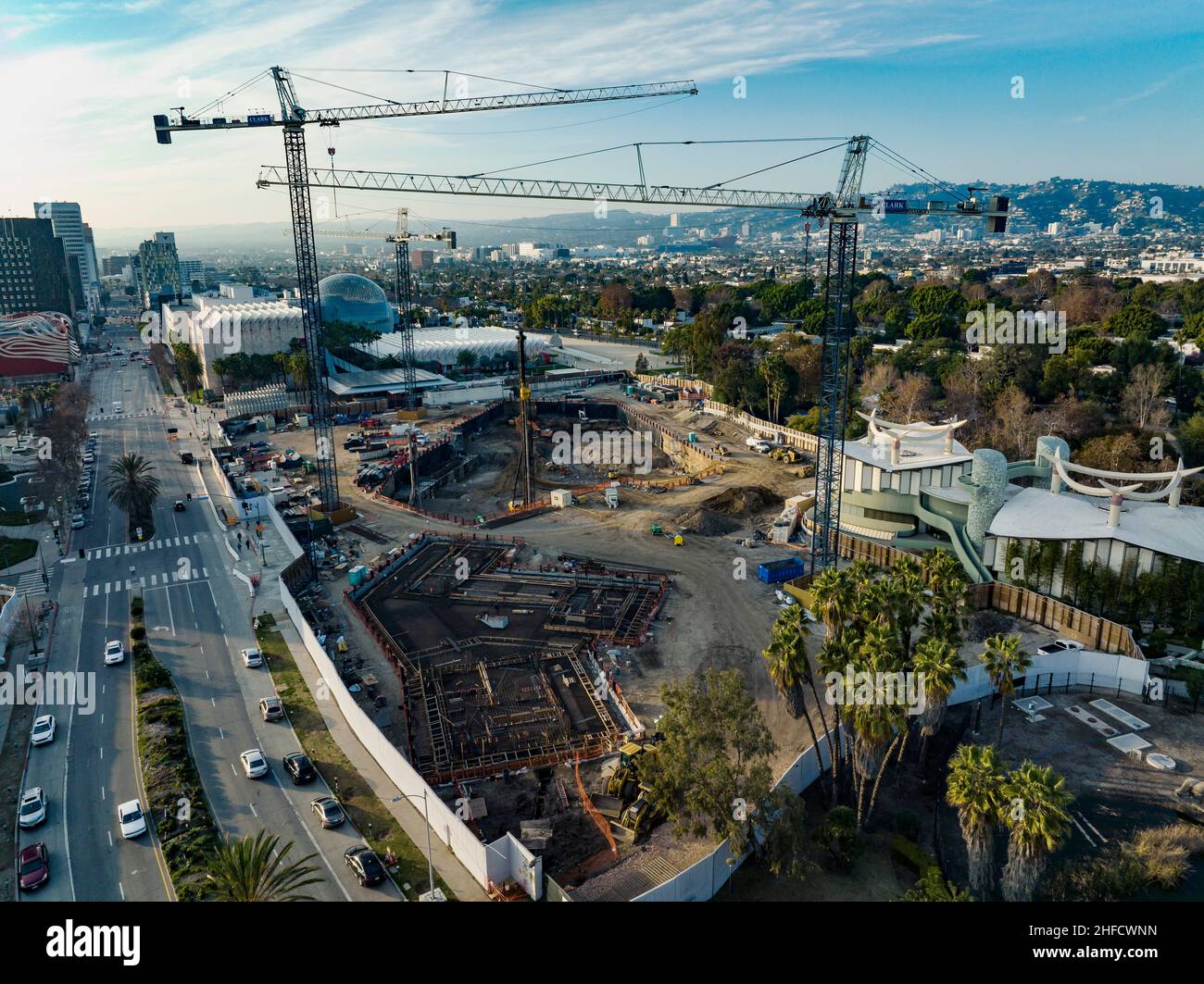 Los Angeles, États-Unis.08th janvier 2022.La construction commence sur le site du musée d'art du comté de Los Angeles.Le nouveau musée est conçu par Peter Zumthor et coûtera plus de $650 millions de dollars à compléter.1/15/2021 Los Angeles, CA., USA (photo de Ted Soqui/SIPA USA) crédit: SIPA USA/Alay Live News Banque D'Images