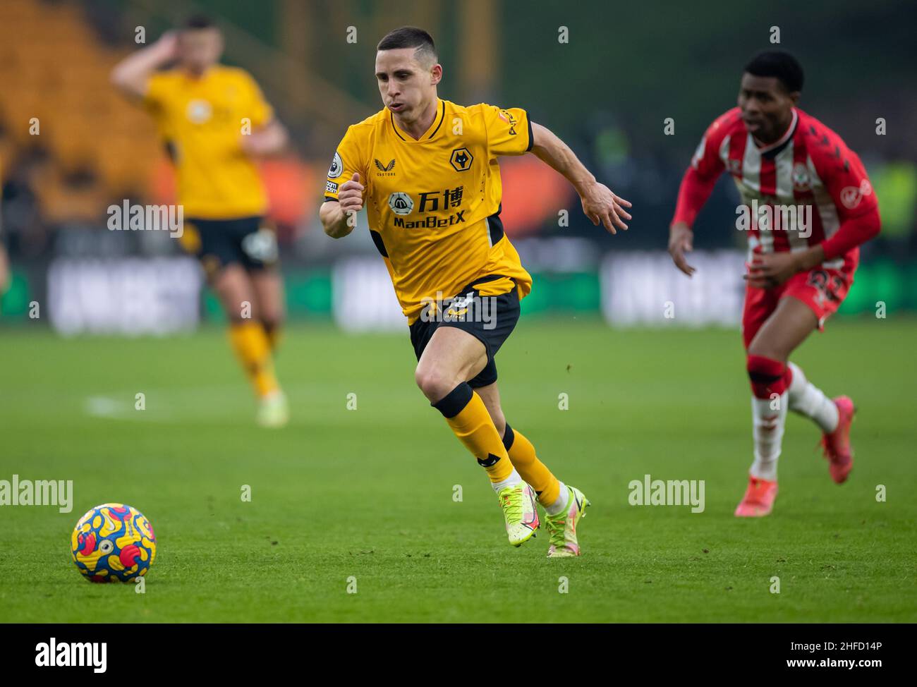 15th janvier 2022 : stade Molineux, Wolverhampton, West Midlands, Angleterre ; football de première ligue,Wolverhampton Wanderers contre Southampton ; Castelo Daniel Podence de Wolverhampton Wanderers Banque D'Images